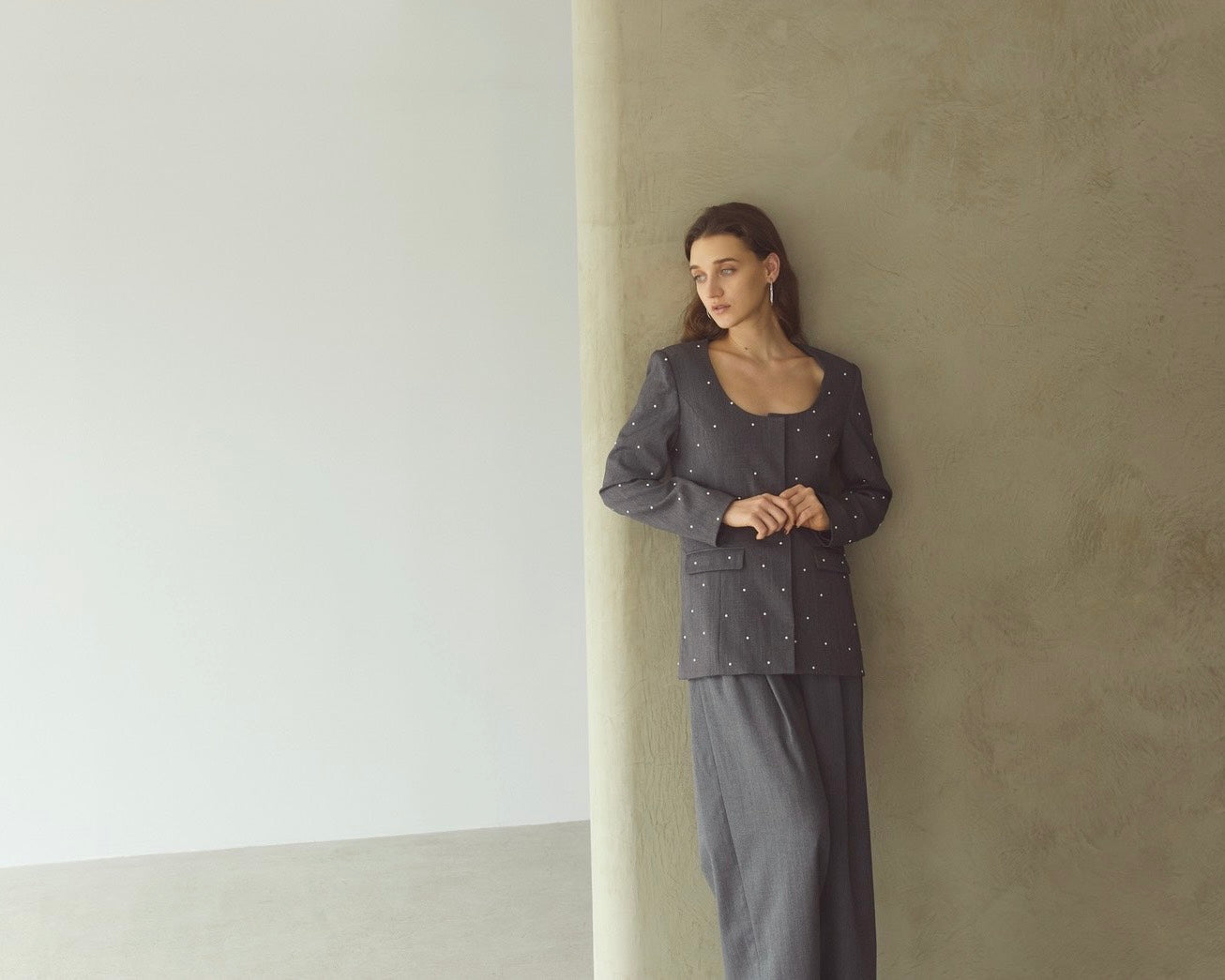 ジャケット・ワンピース・パンツと、 幅広いラインナップが今週Release