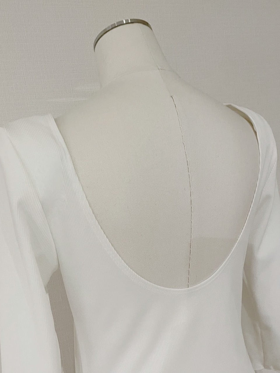 バックコンシャスパワショルトップス Lise