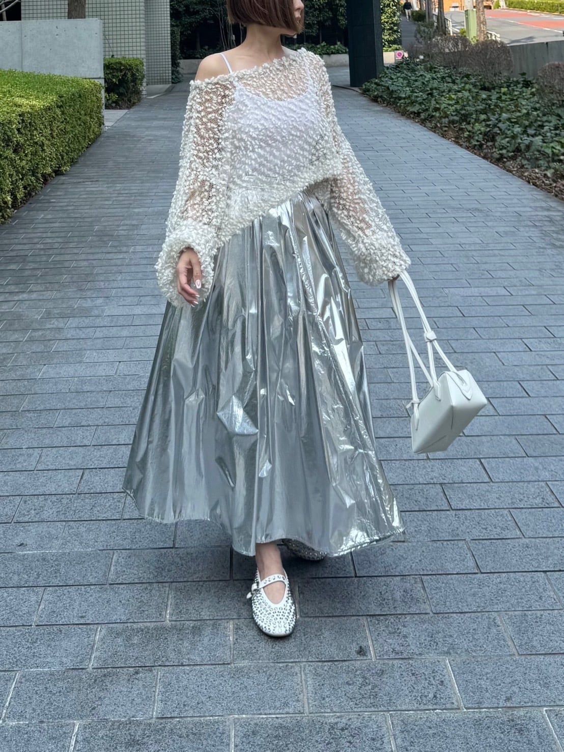 モデル身長:157.5㎝ / サイズ:0<br>
着用カラー:SILVER