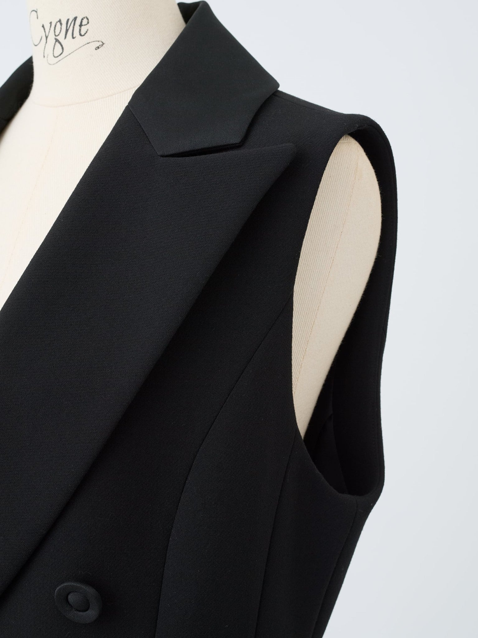 スワンジレ Valérie