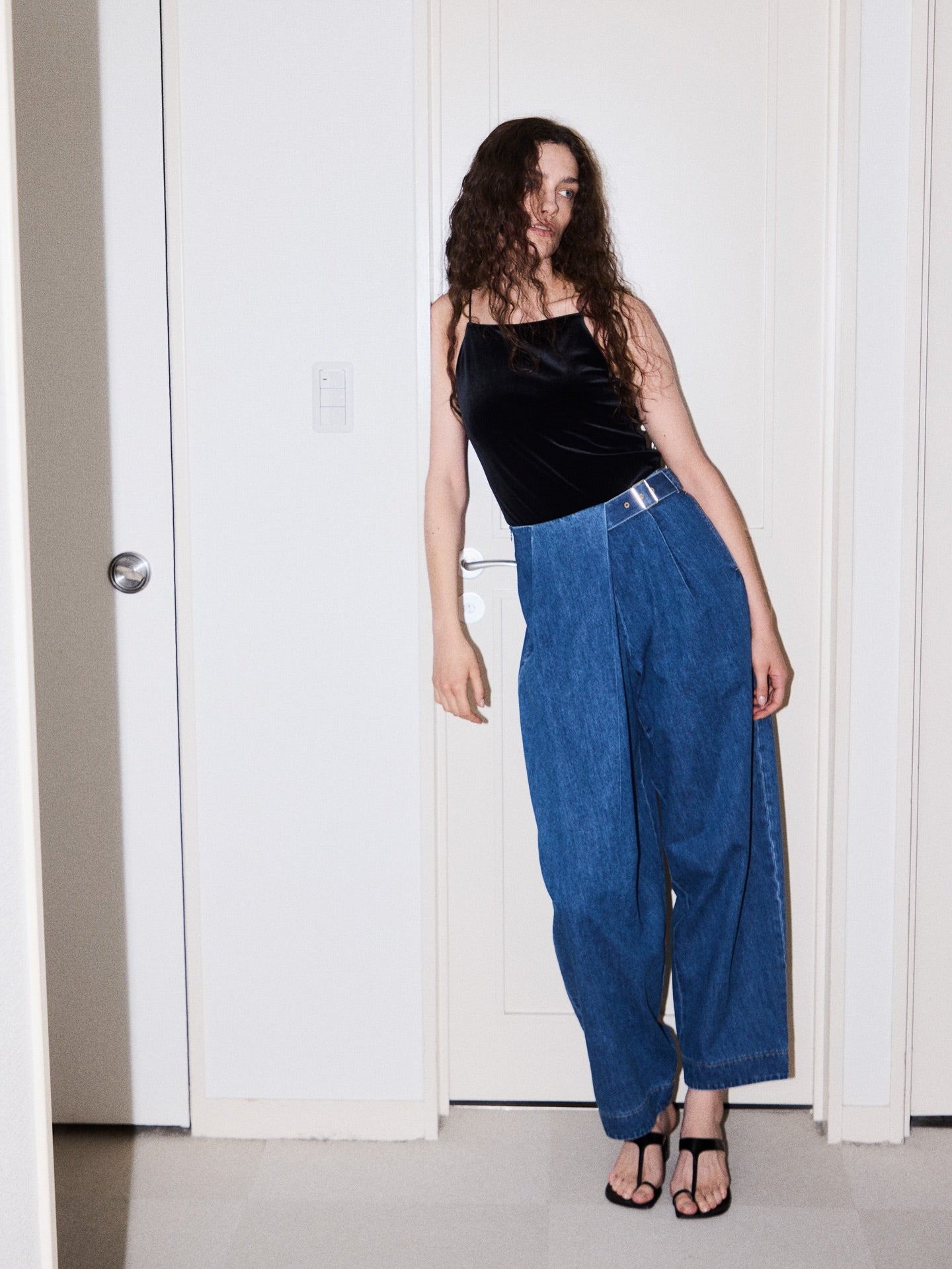 ベルテッドデニムパンツ Cloe