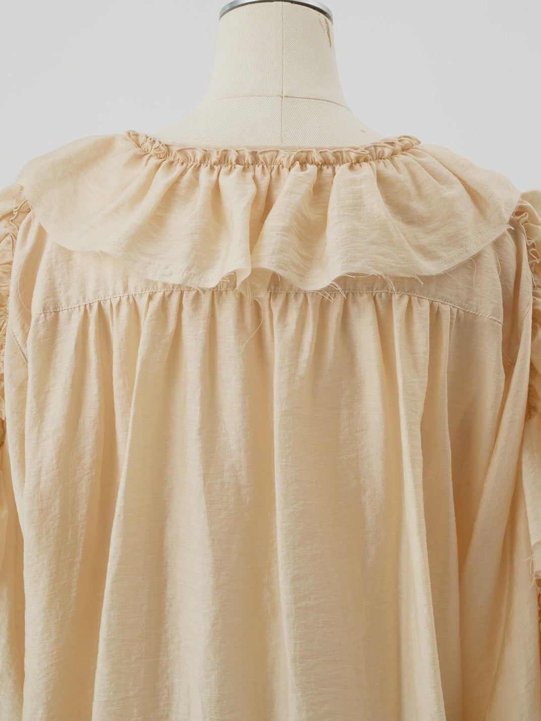 ボリュームフリルブラウス Alan