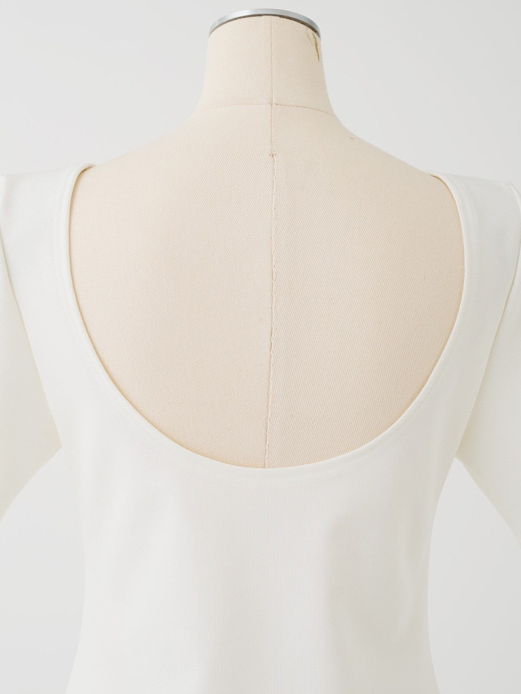 バックコンシャスパワショルトップス Alex