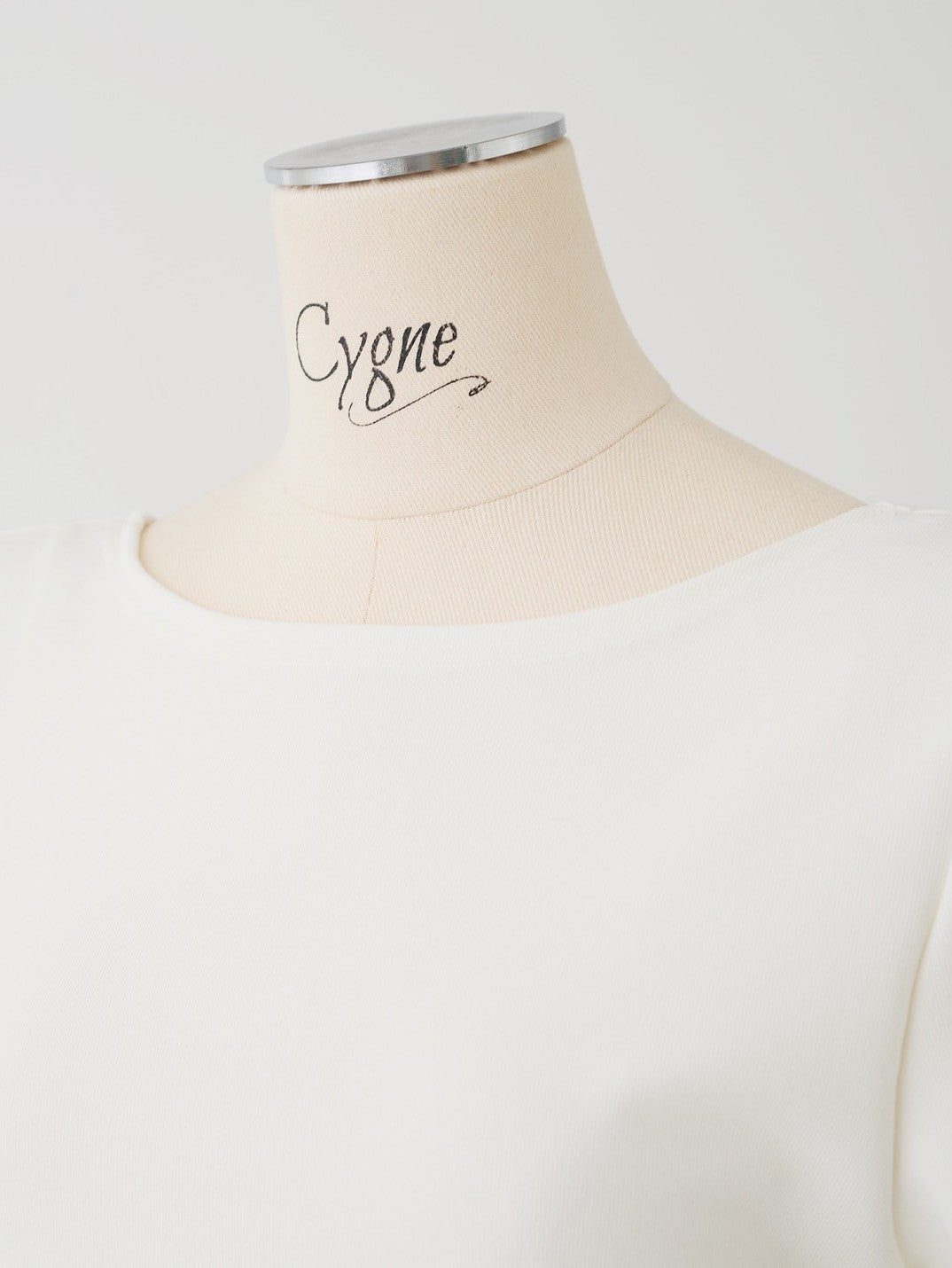 バックコンシャスパワショルトップス Alex