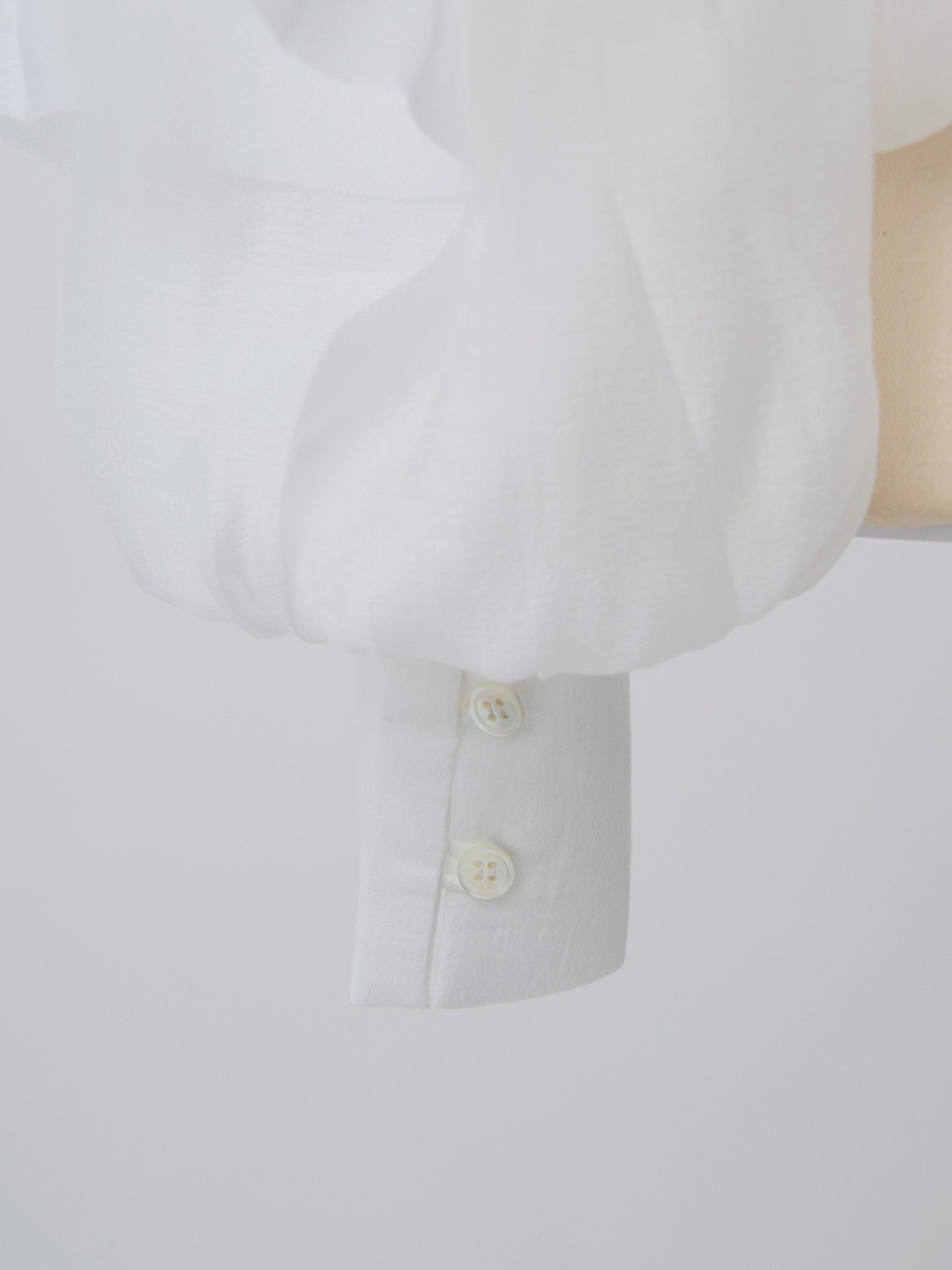 ソフトローンオフショルブラウス Yuna