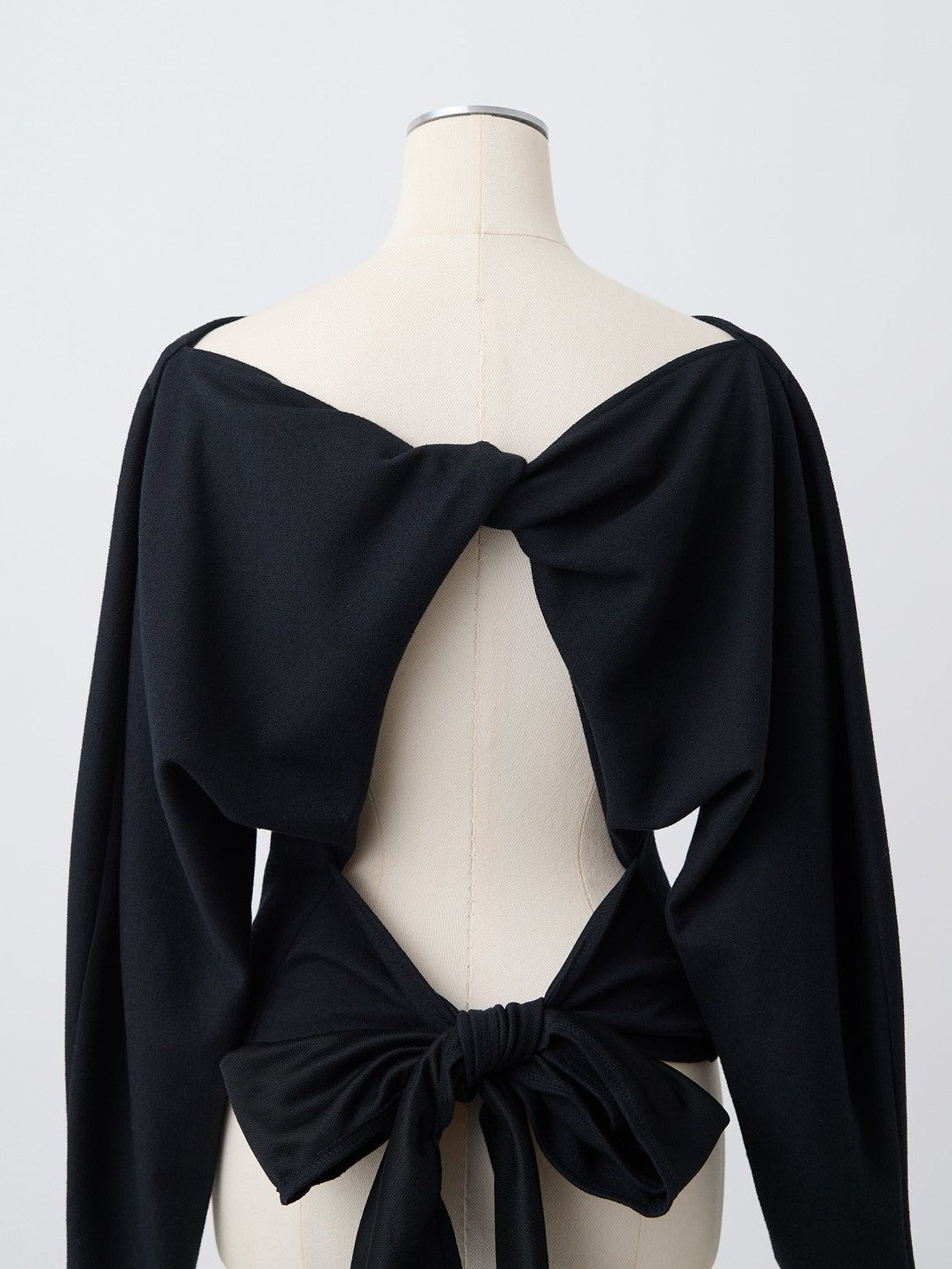 バックオープンリボントップス Come