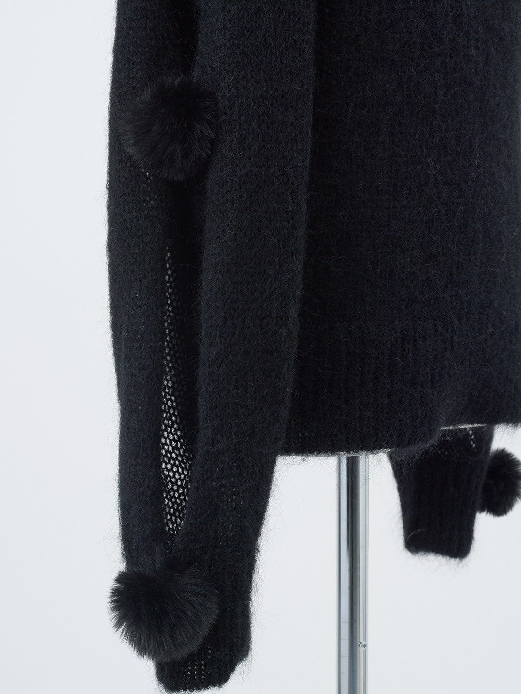 ファーポンポンニット ene