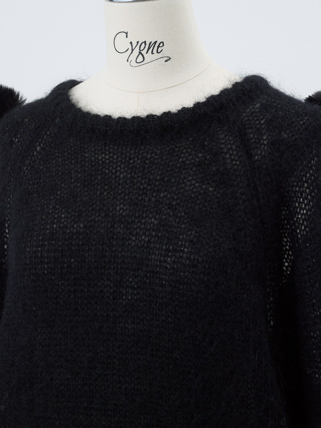 ファーポンポンニット ene