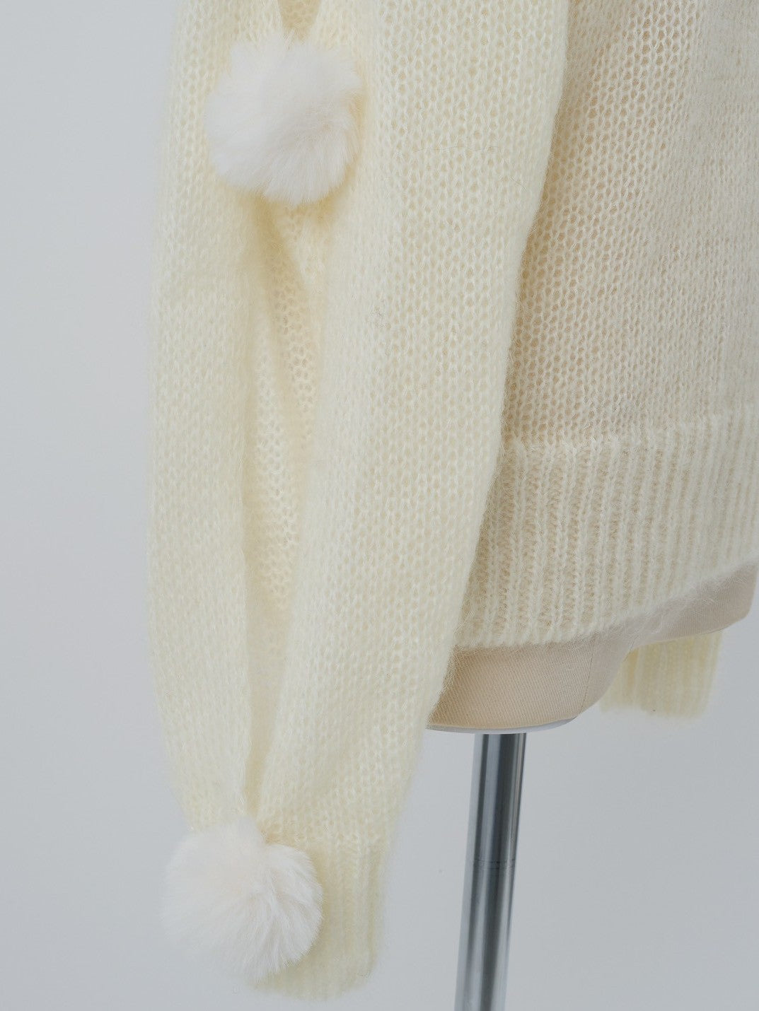 ファーポンポンニット ene