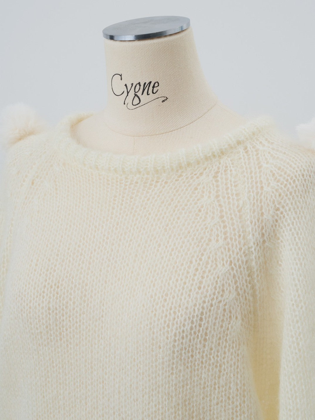 ファーポンポンニット ene