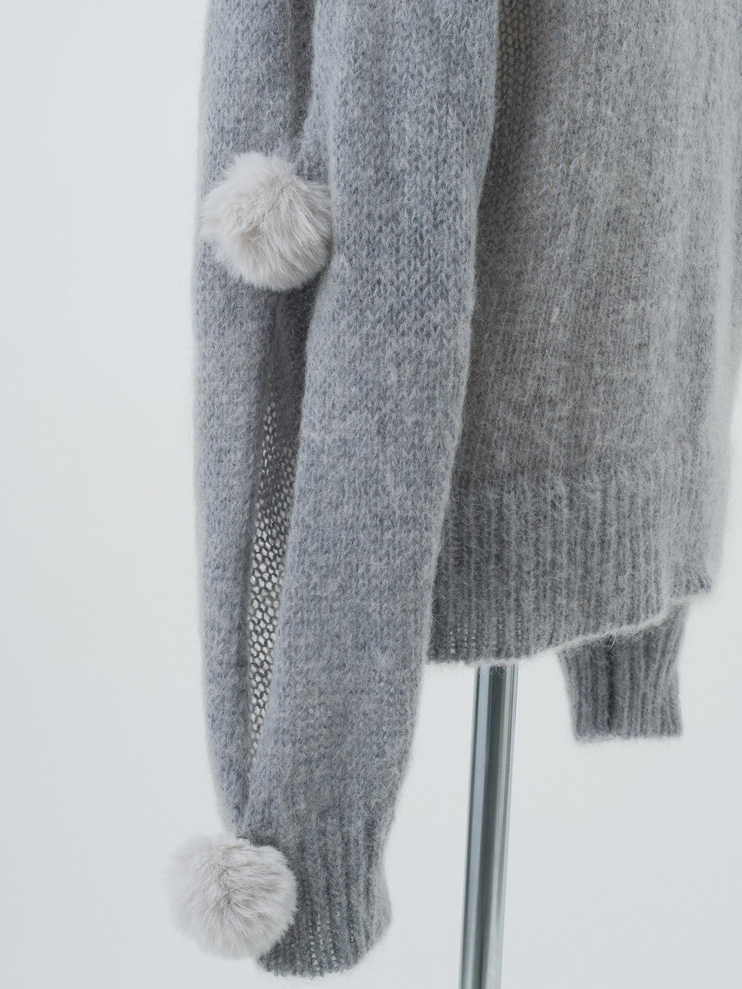 ファーポンポンニット ene