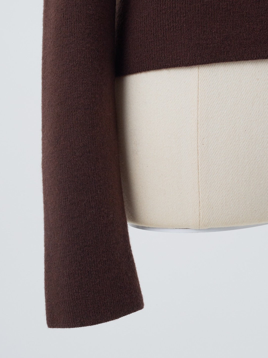 Off-the-shoulder ruffle knit Enora