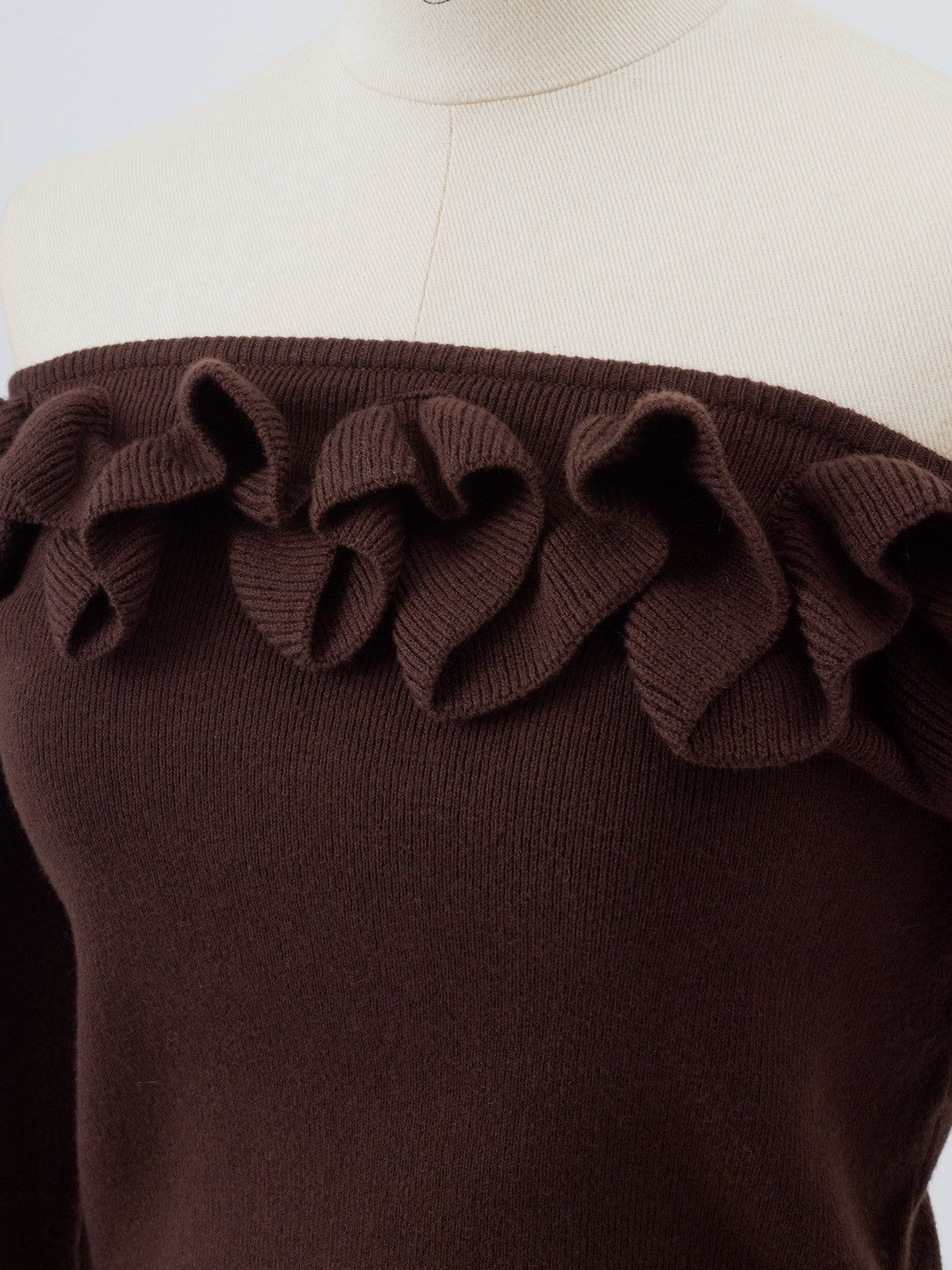 Off-the-shoulder ruffle knit Enora