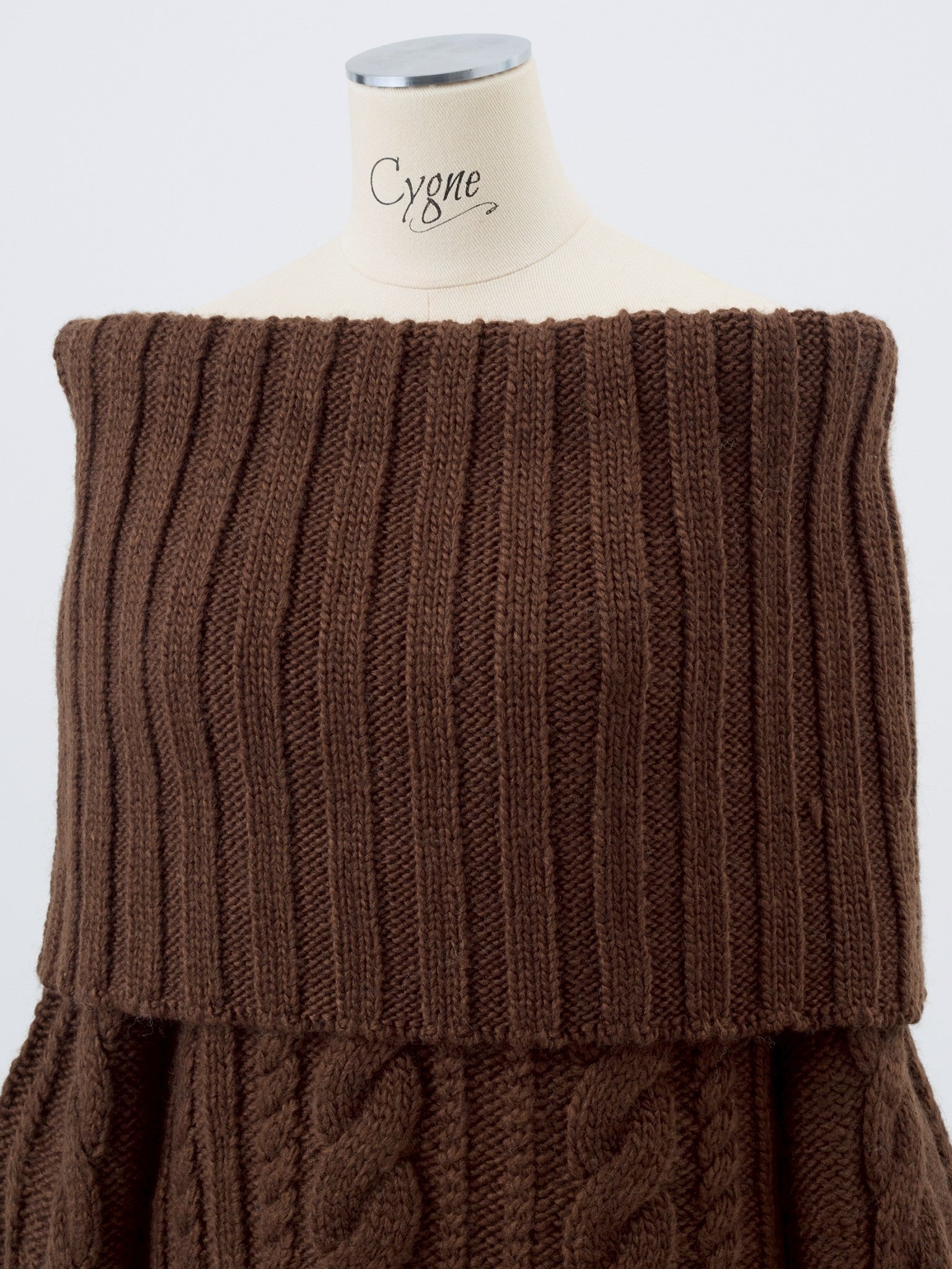 オフショルケーブルニット Malou