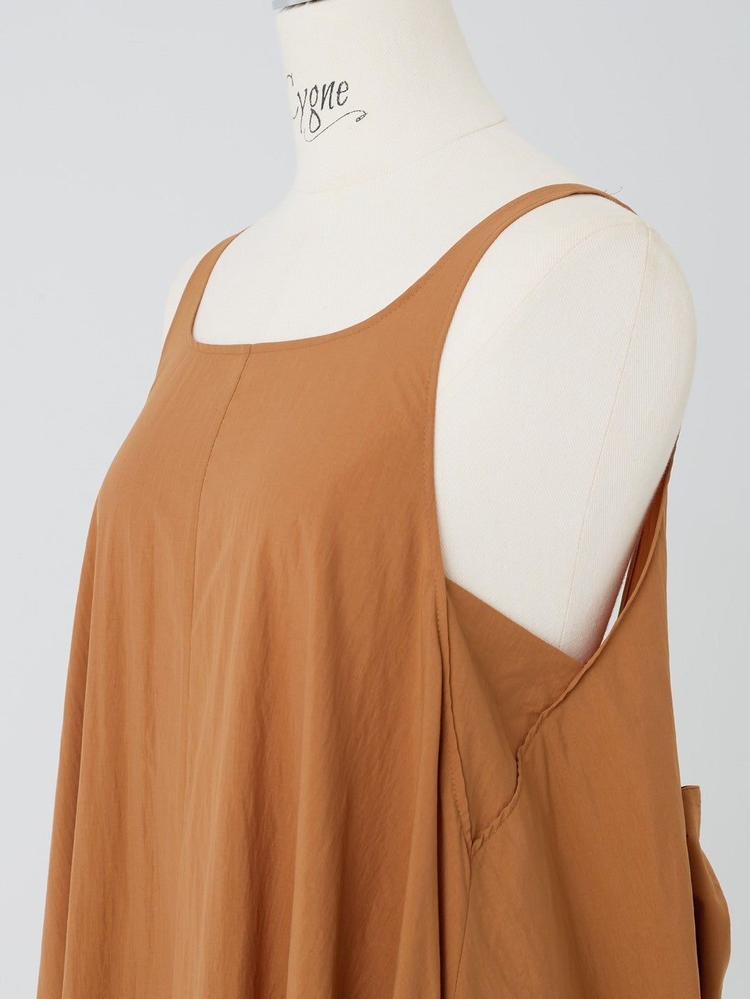 Back-conscious ribbon dress Olivie