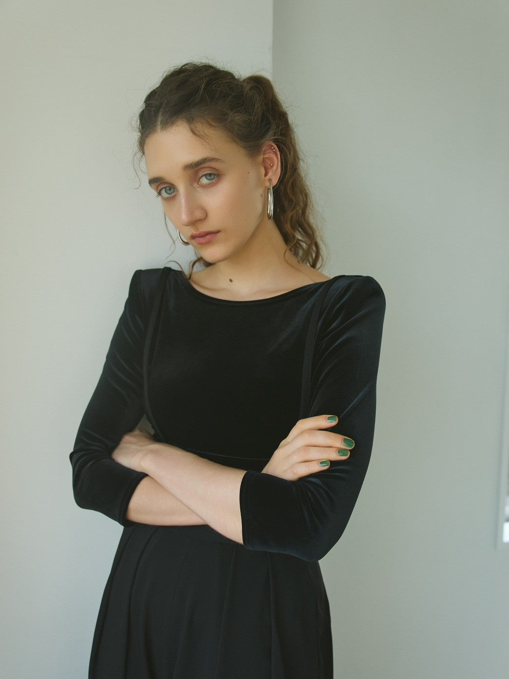 Riane back-open velour top