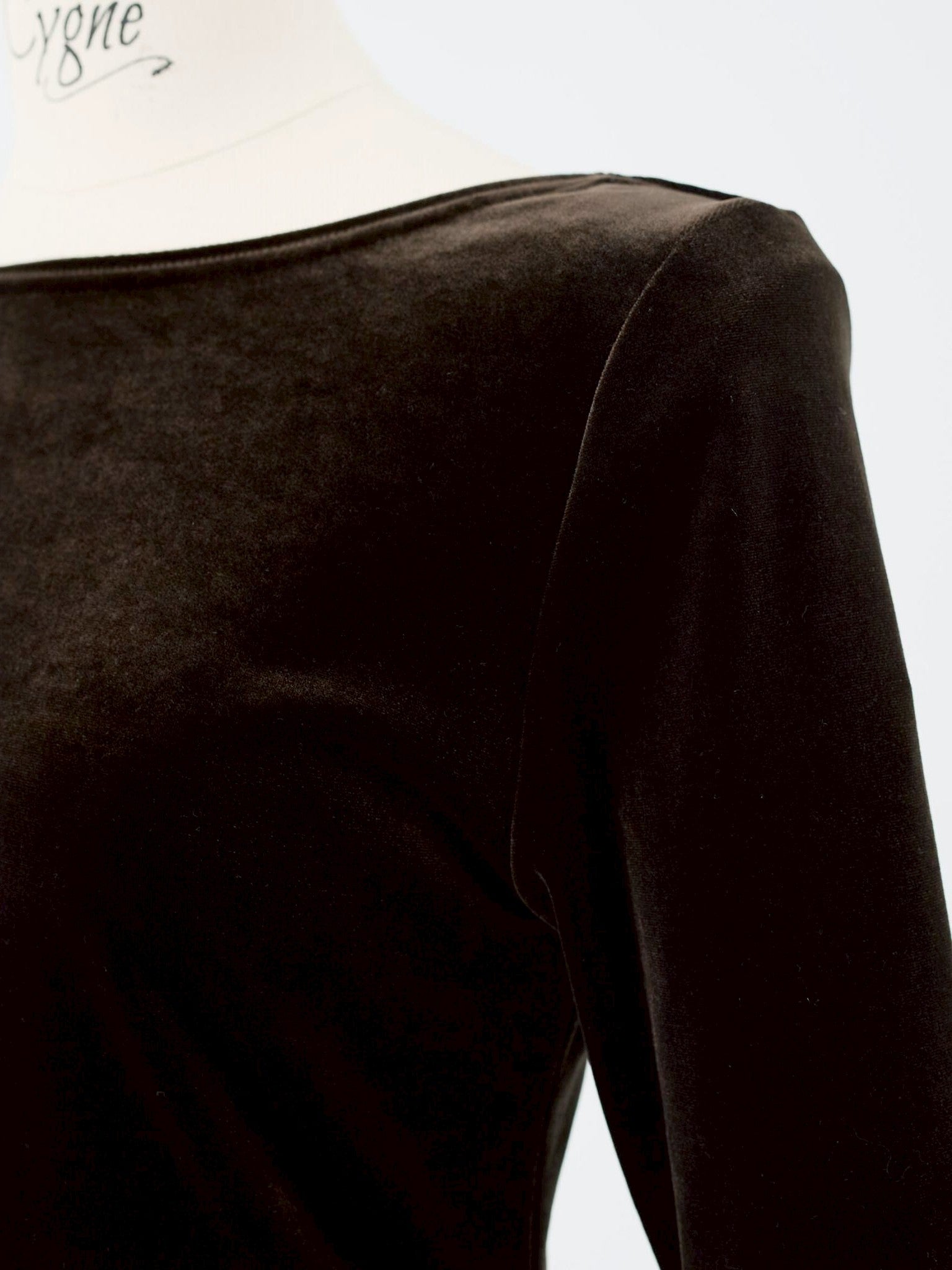 バックオープンベロアトップス Riane (パッドなし)