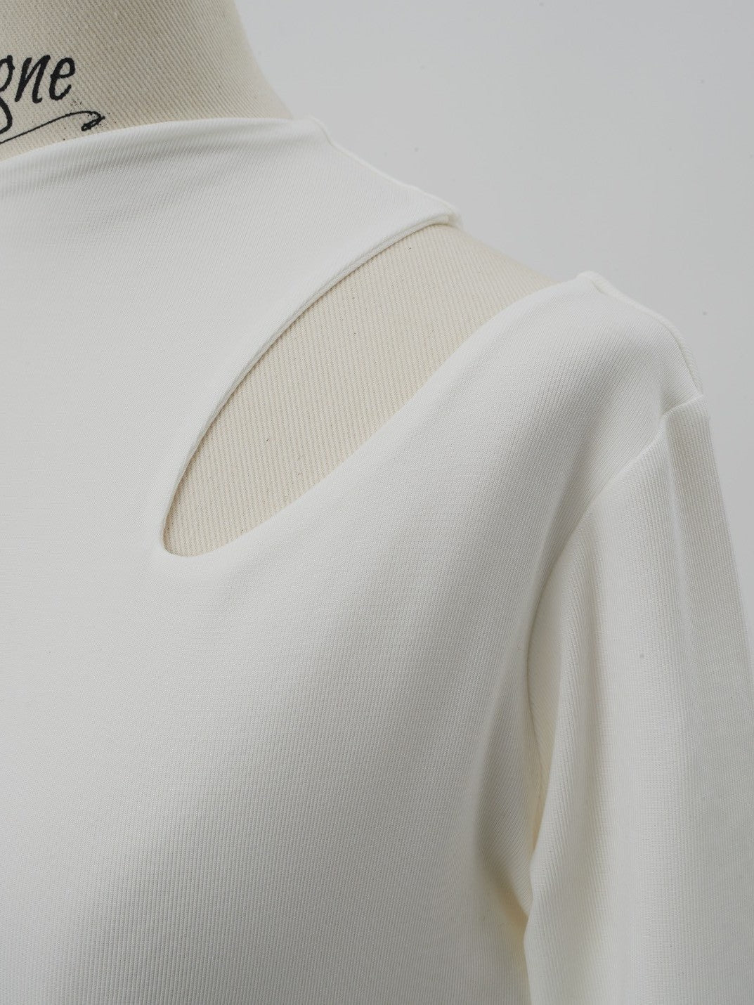 ショルダーオープンカットオフT Colas