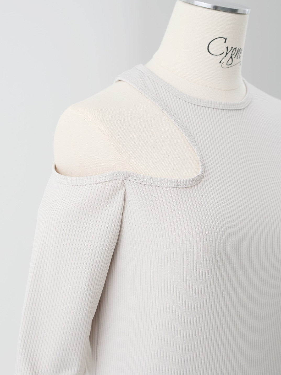 ワンショルダーオープンTシャツ muru