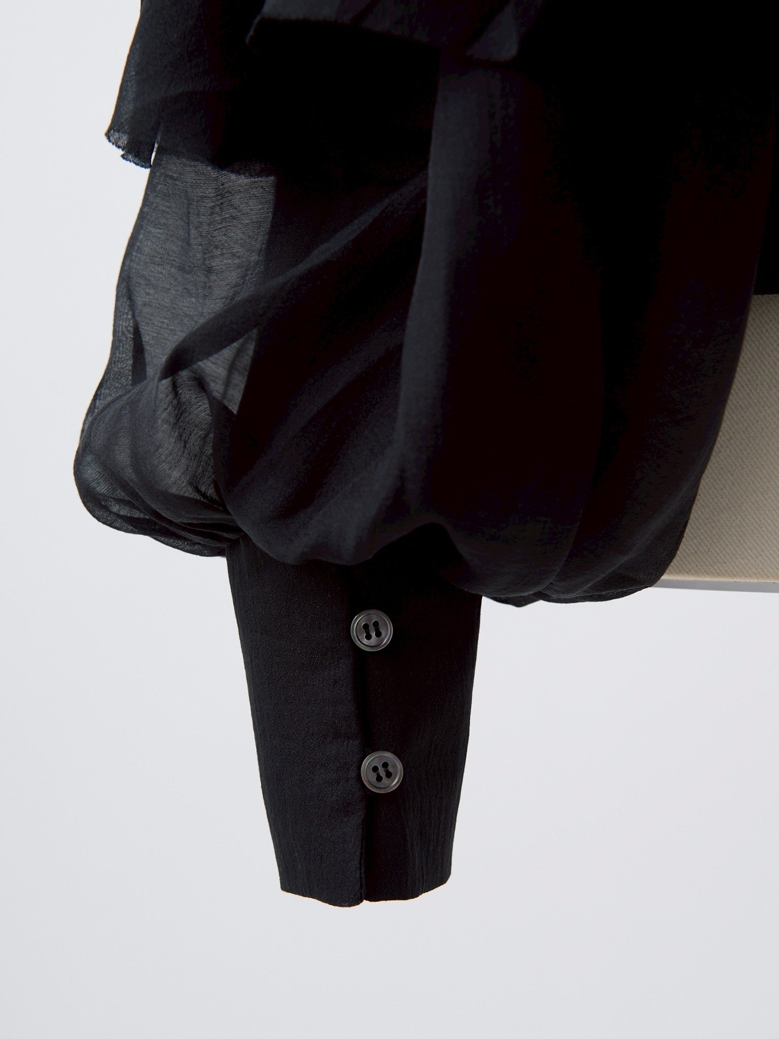 ソフトローンオフショルブラウス Yuna