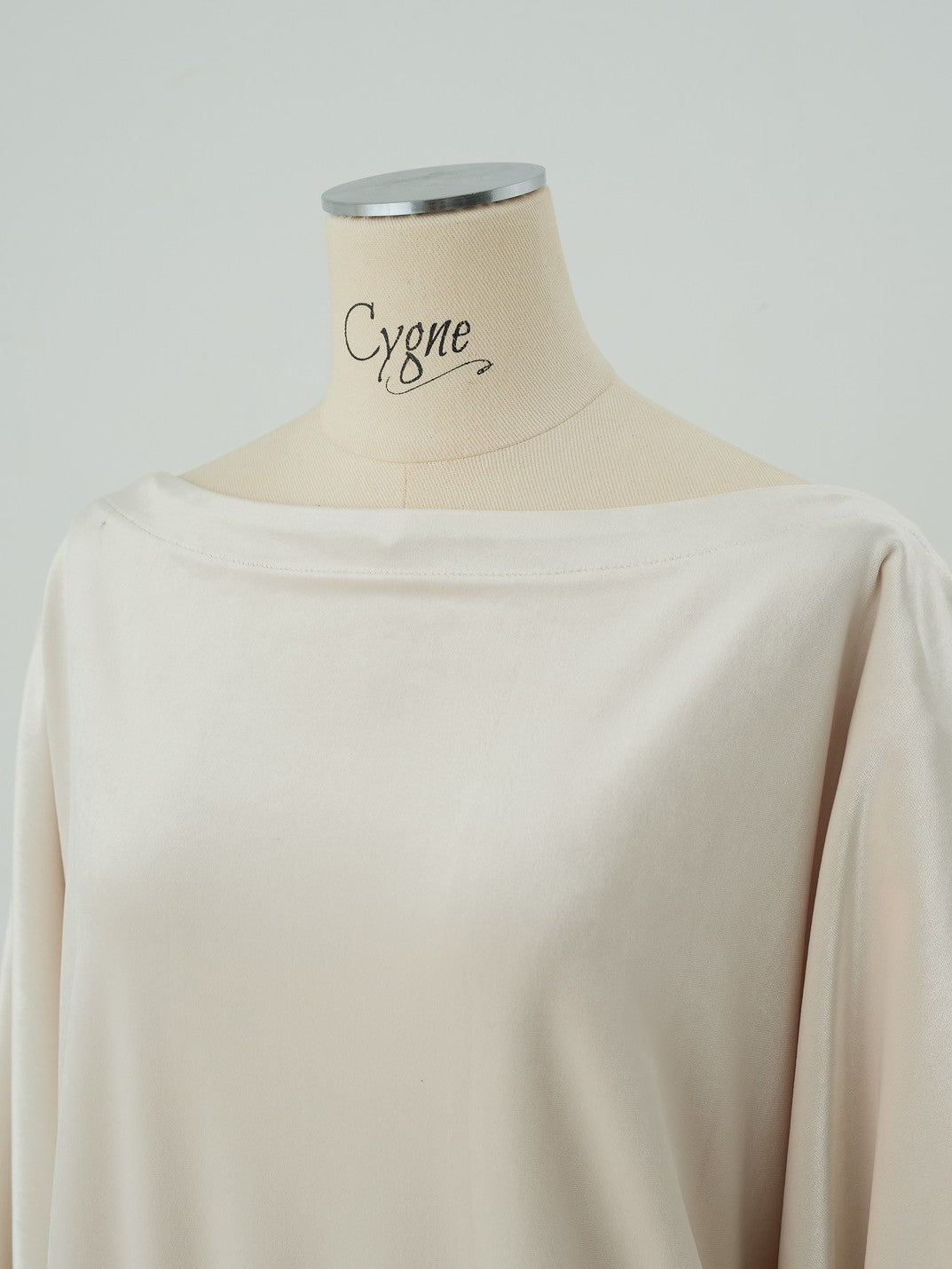 ベロアトップス gigi