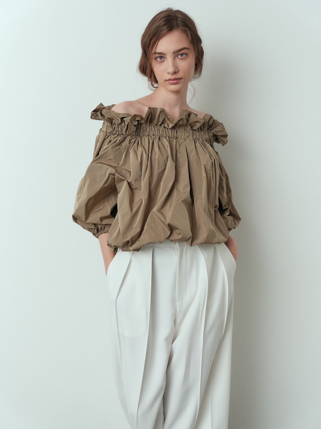 フリルギャザーオフショルブラウス Liliane