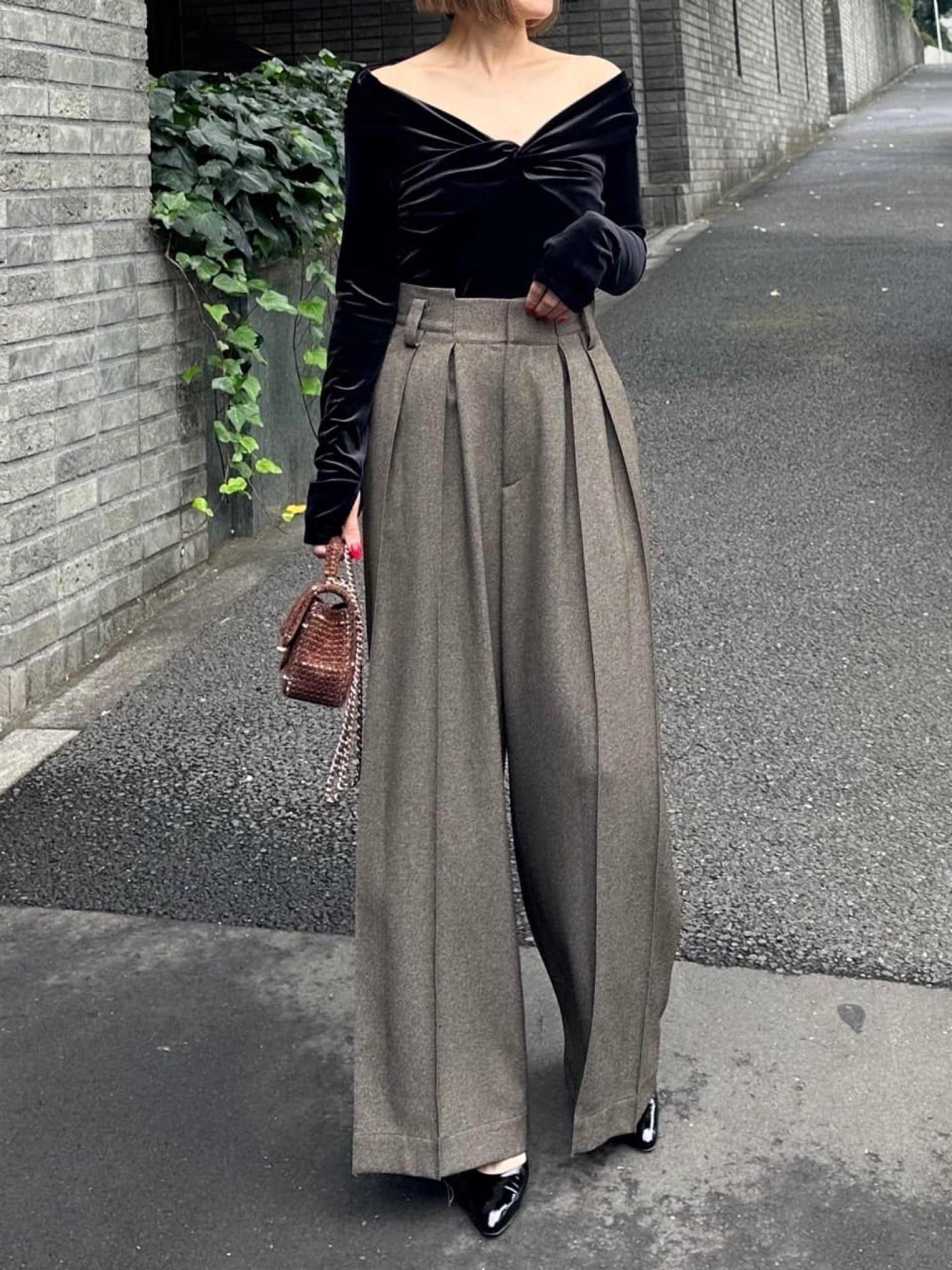 Twisted Off-the-Shoulder Top by Emmane