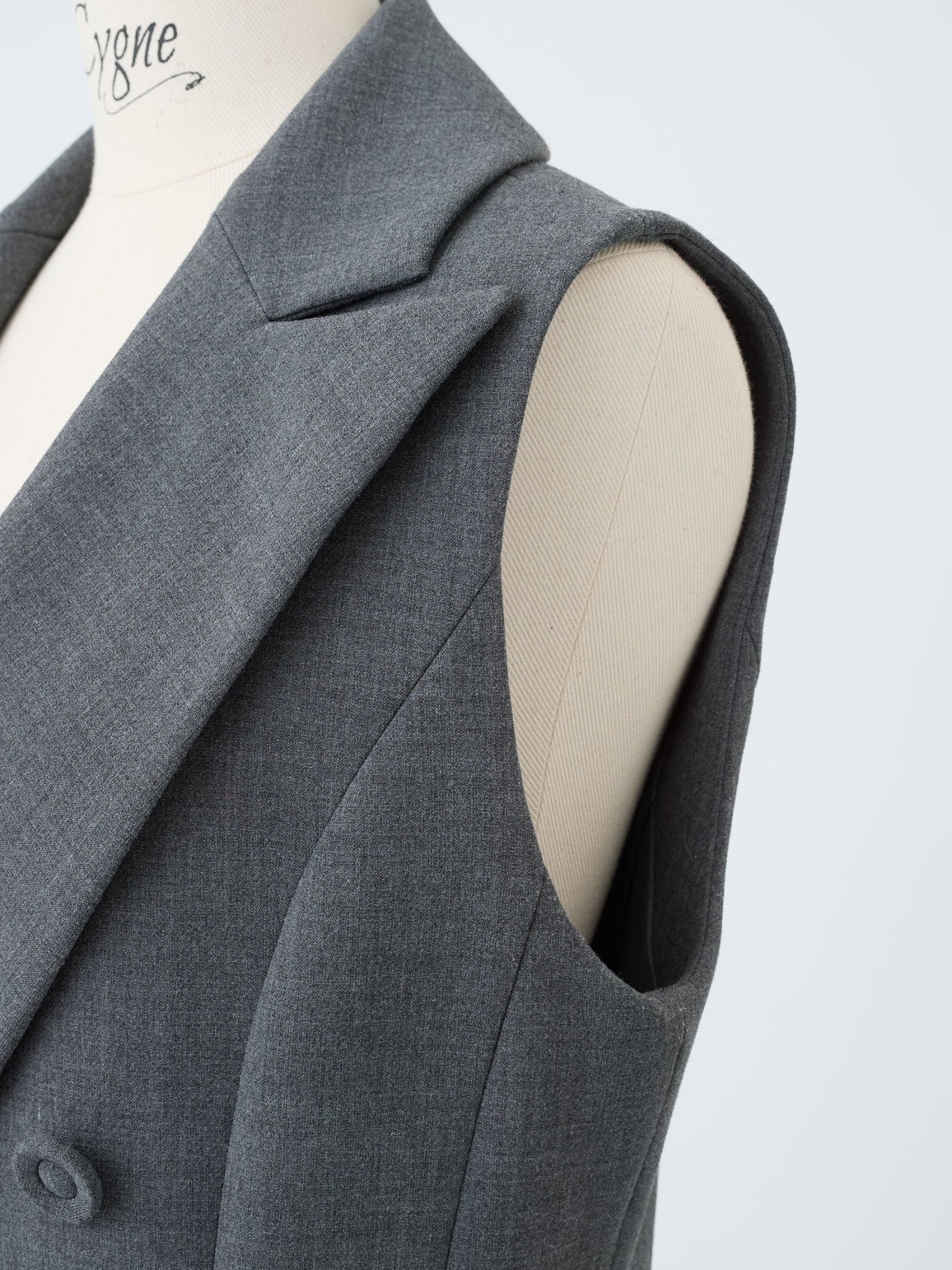 スワンジレ Valérie