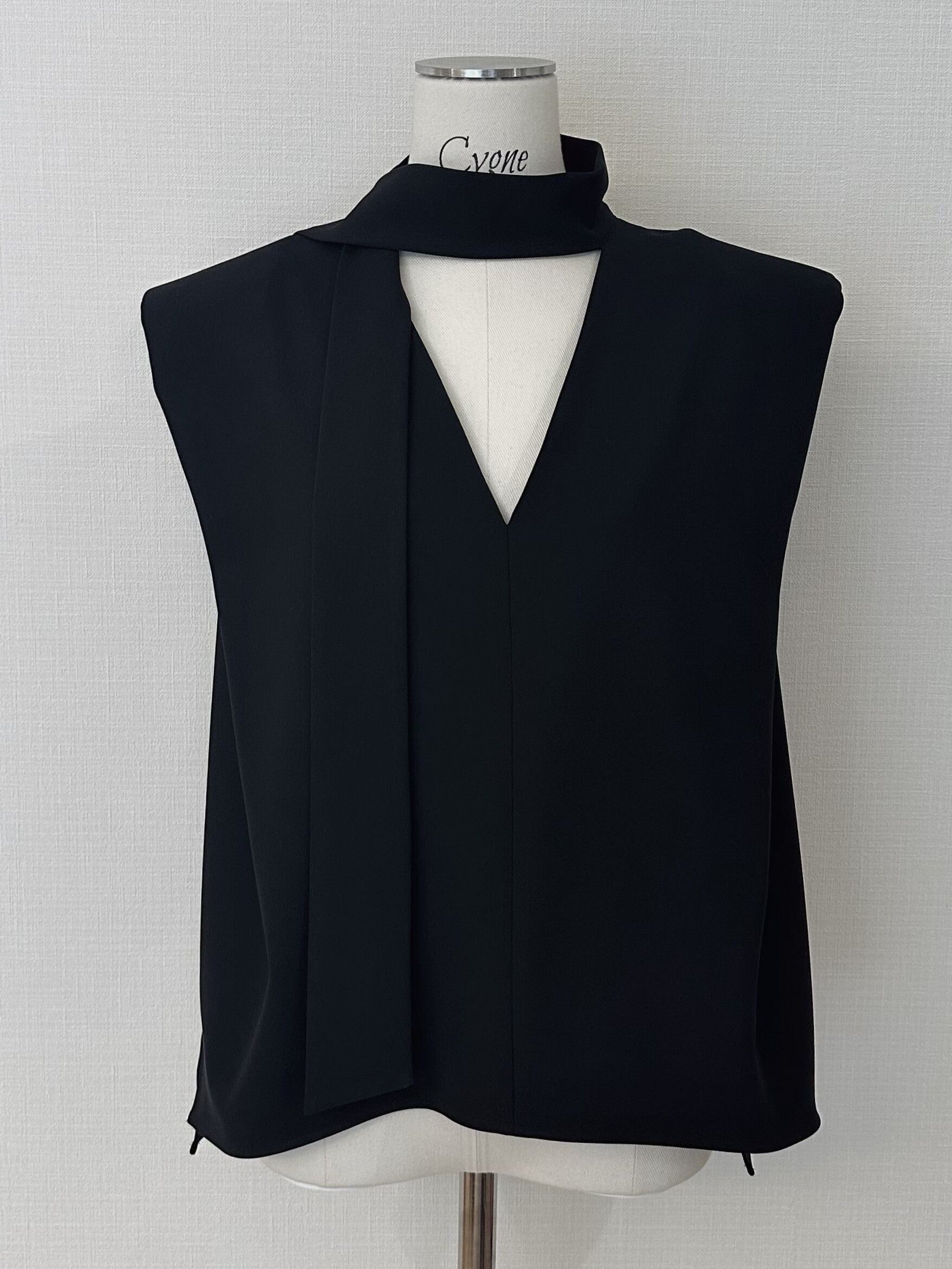 美品　シーニュ　cygne　レディース　ギャザーレーストップス　S　ブラック レースキャミトップス Mia｜Cygne(シーニュ) 公式サイト