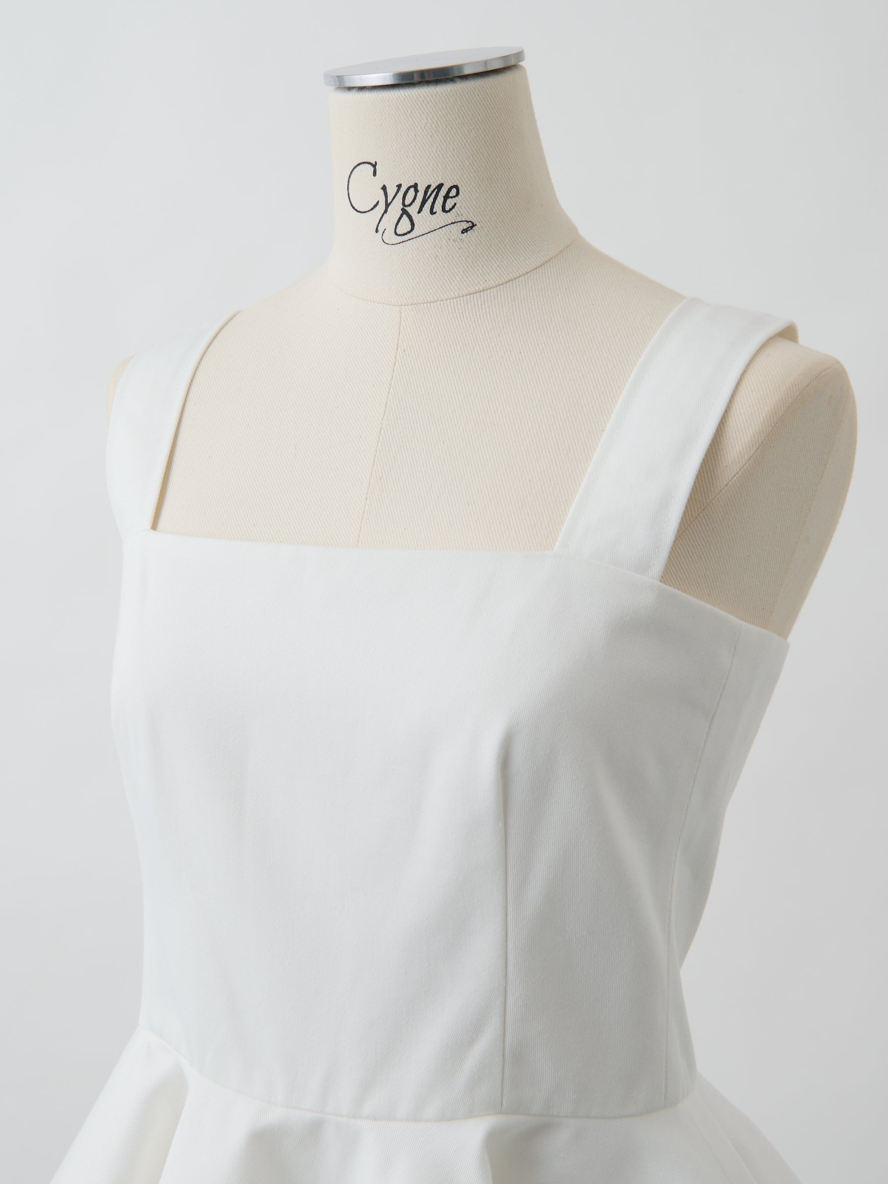 チノペプラムトップス Irine