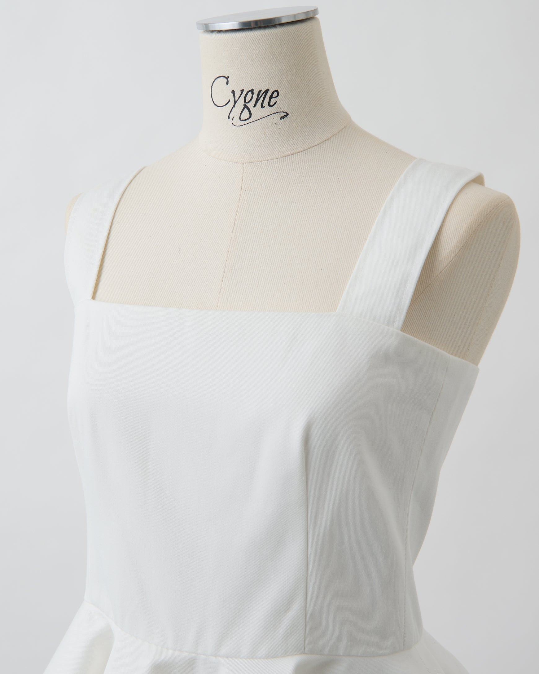 チノペプラムトップス Irine