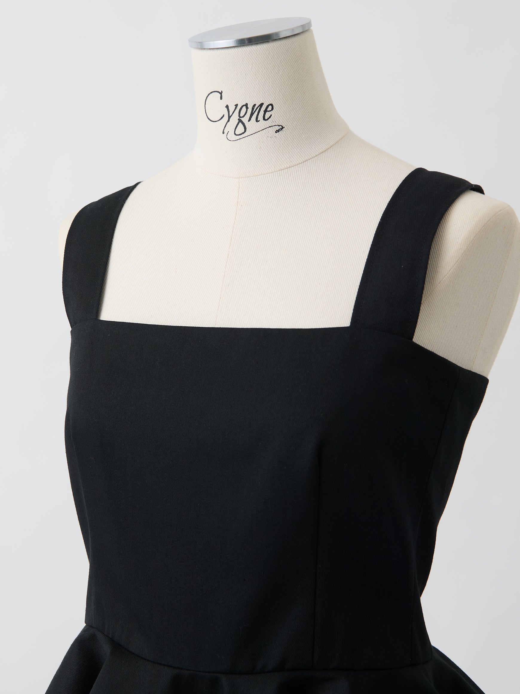 チノペプラムトップス Irine