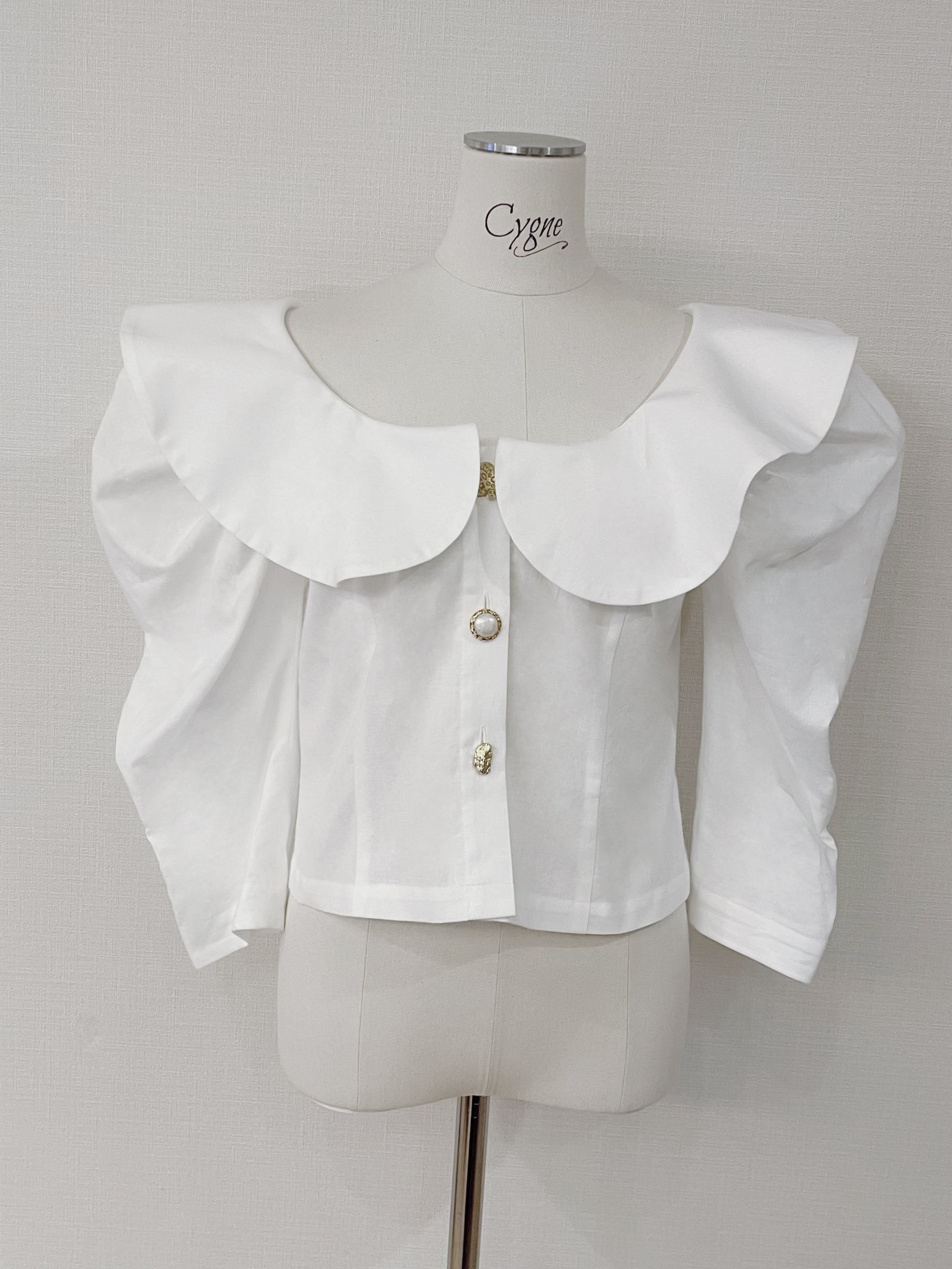 cygne シーニュ ブラウス　lea 美品 新品 cygne ひらひらブラウス Yves シーニュ - メルカリ