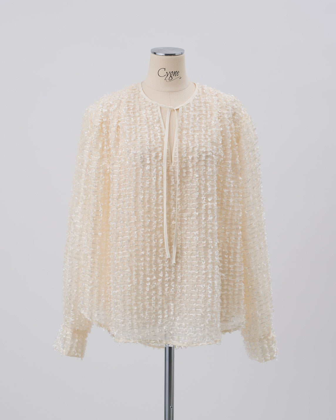 シーニュ cygne ジャガードトップス　白 カットジャガードブラウス Margot｜Cygne(シーニュ) 公式サイト