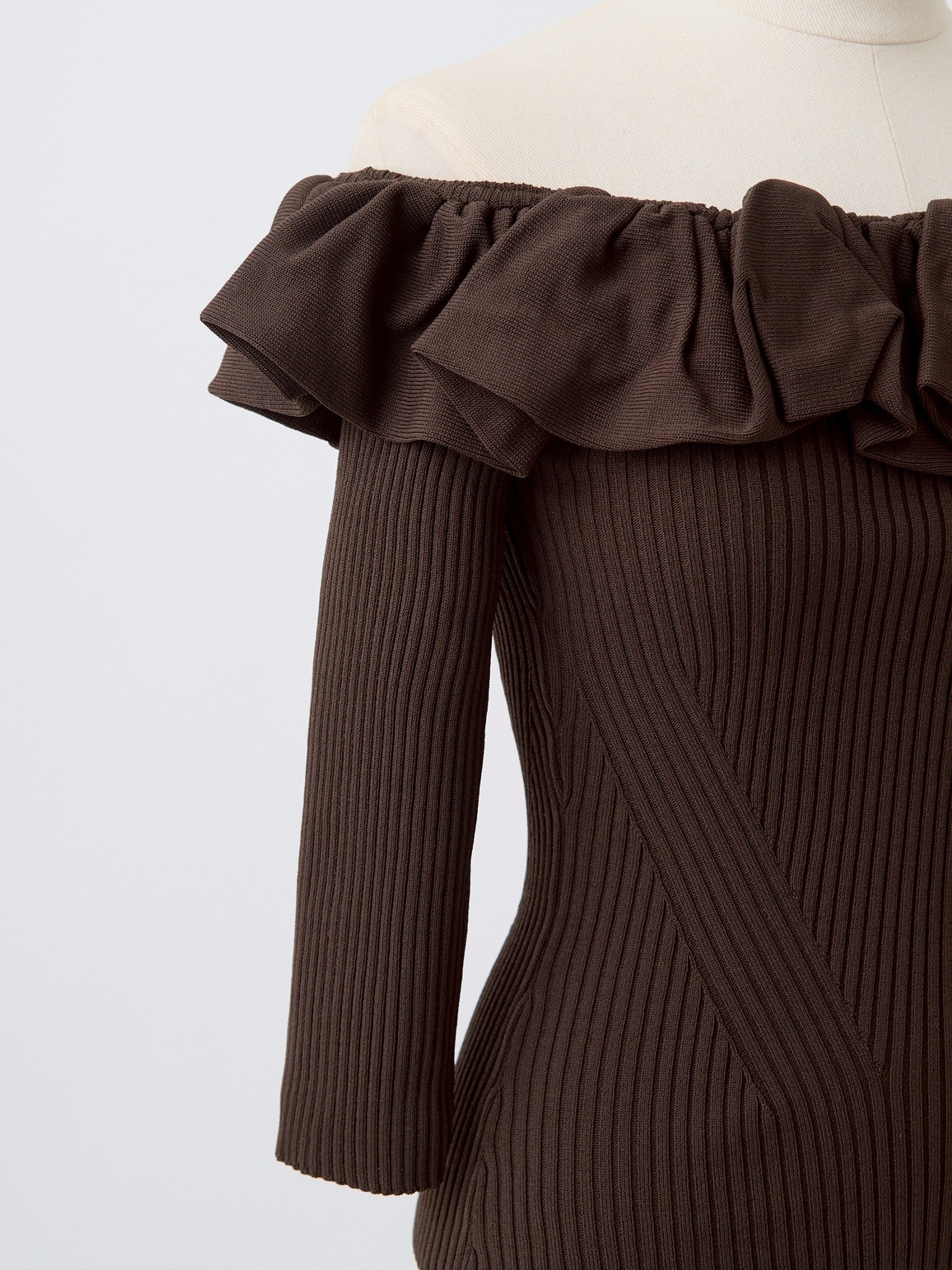 ランダムフリルオフショルニット Vera