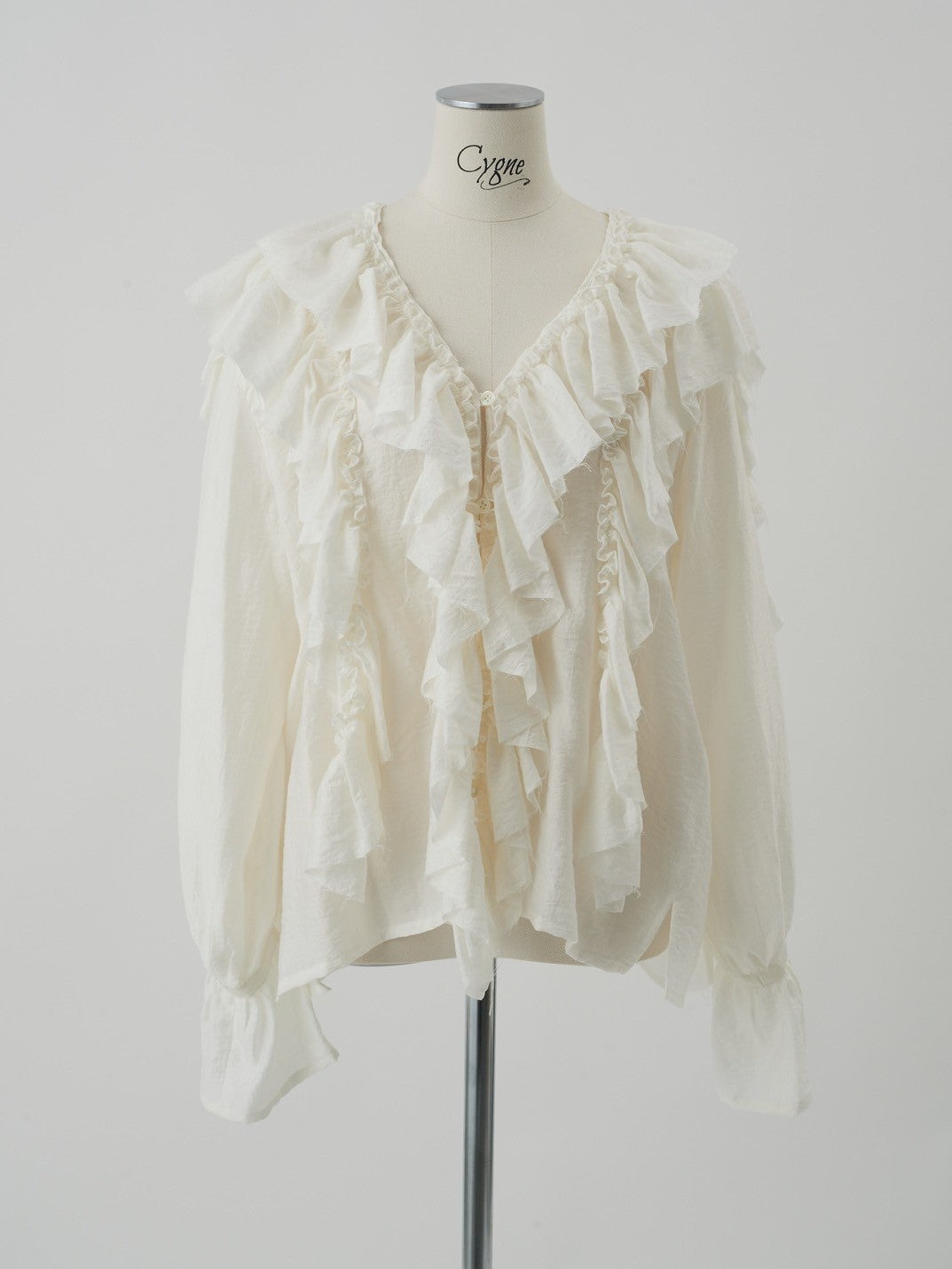 ボリュームフリルブラウス Alan｜Cygne(シーニュ) 公式サイト 