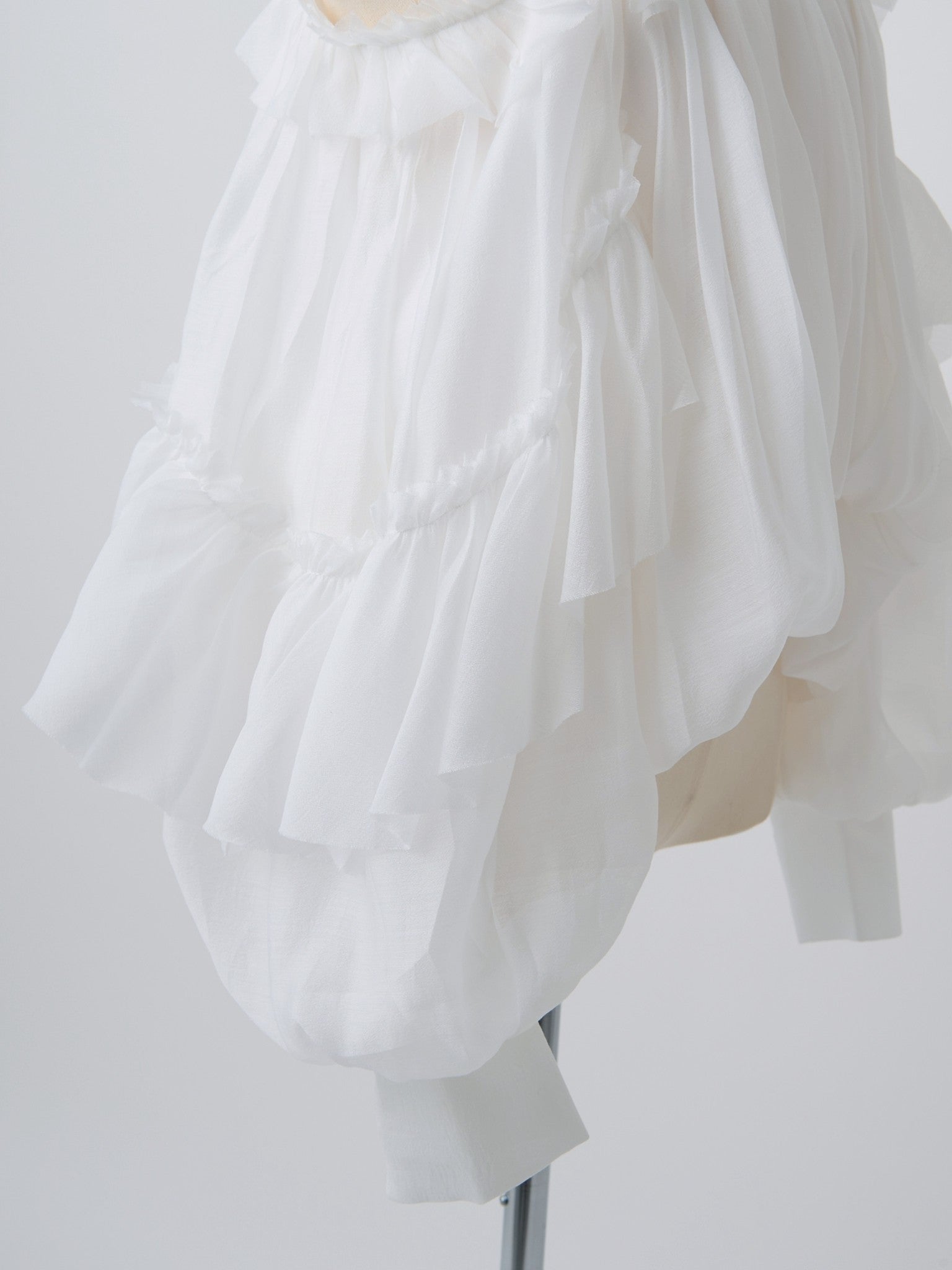 ソフトローンオフショルブラウス Yuna｜Cygne(シーニュ) 公式サイト