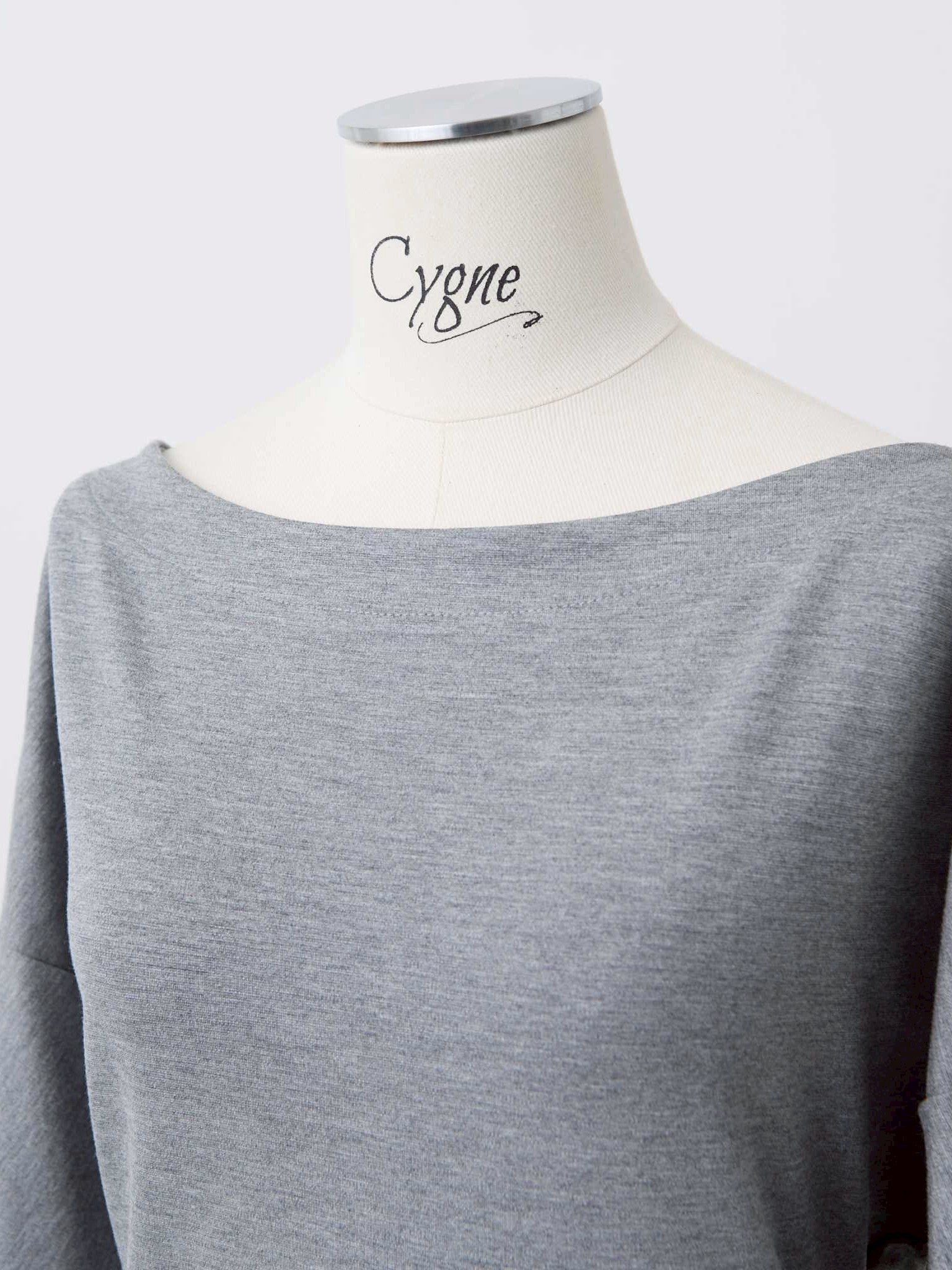 バックオープンリボントップス Come｜Cygne(シーニュ) 公式サイト