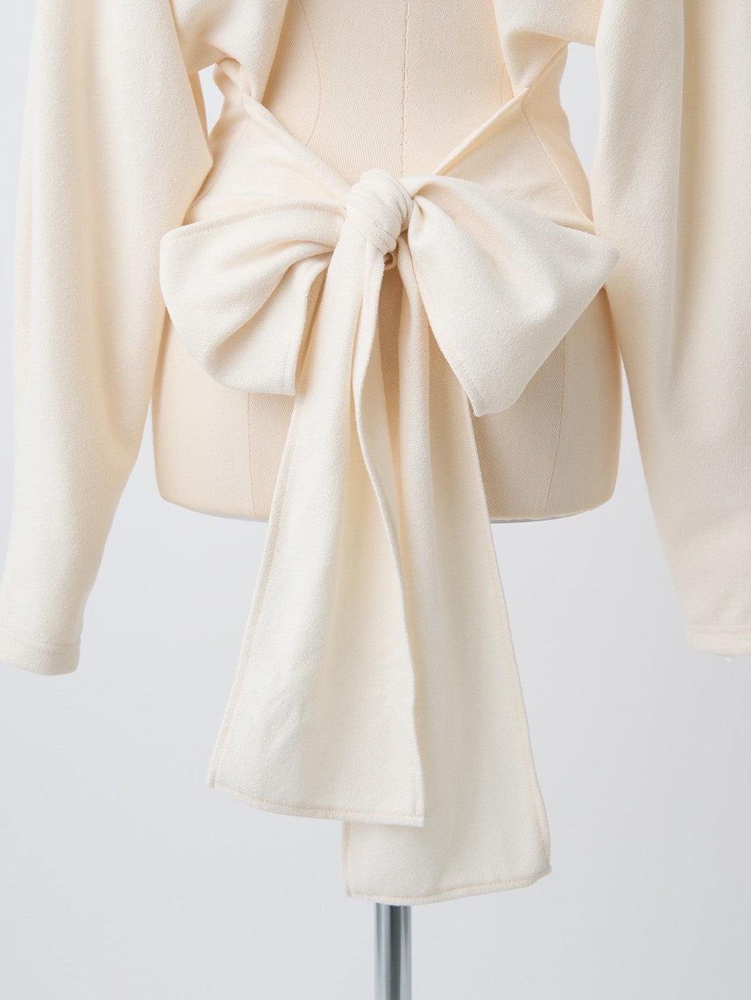 バックオープンリボントップス Come