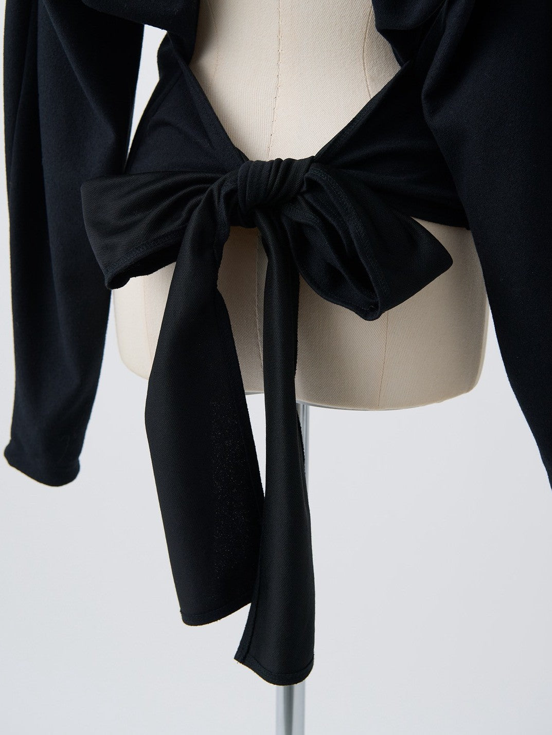 バックオープンリボントップス Come