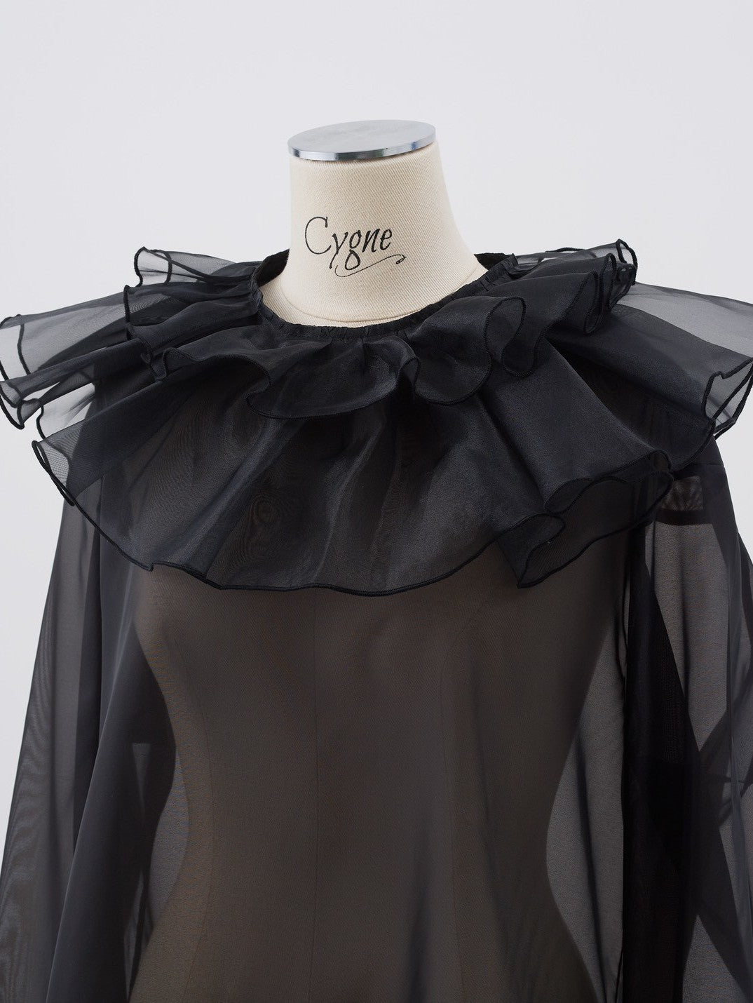 フリルオーガンジーブラウス Gwenn