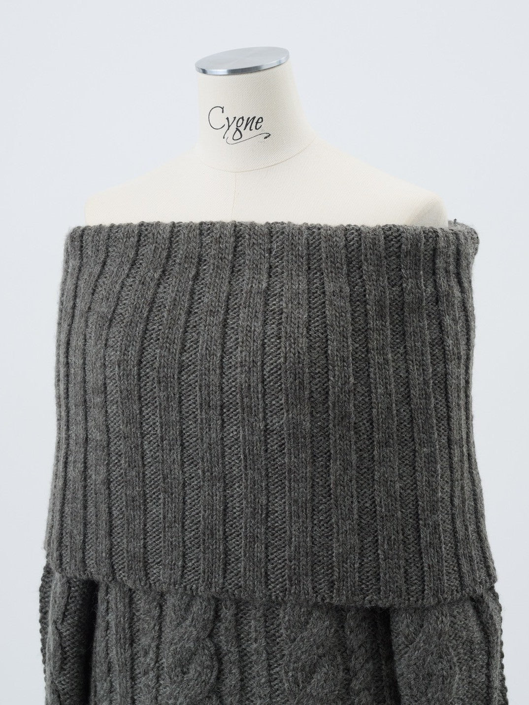 オフショルケーブルニット Malou