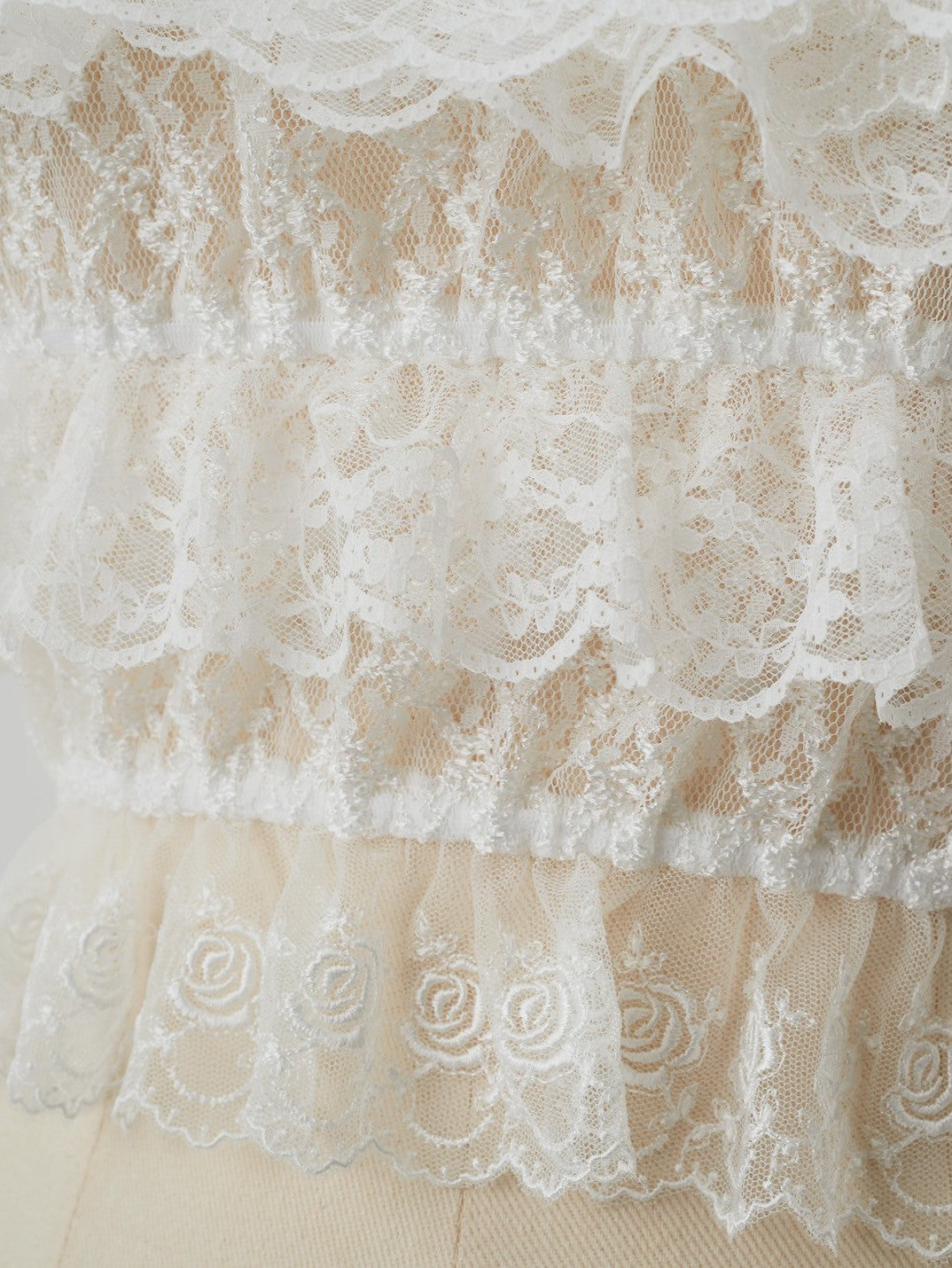 Off-the-shoulder lace blouse Maruru