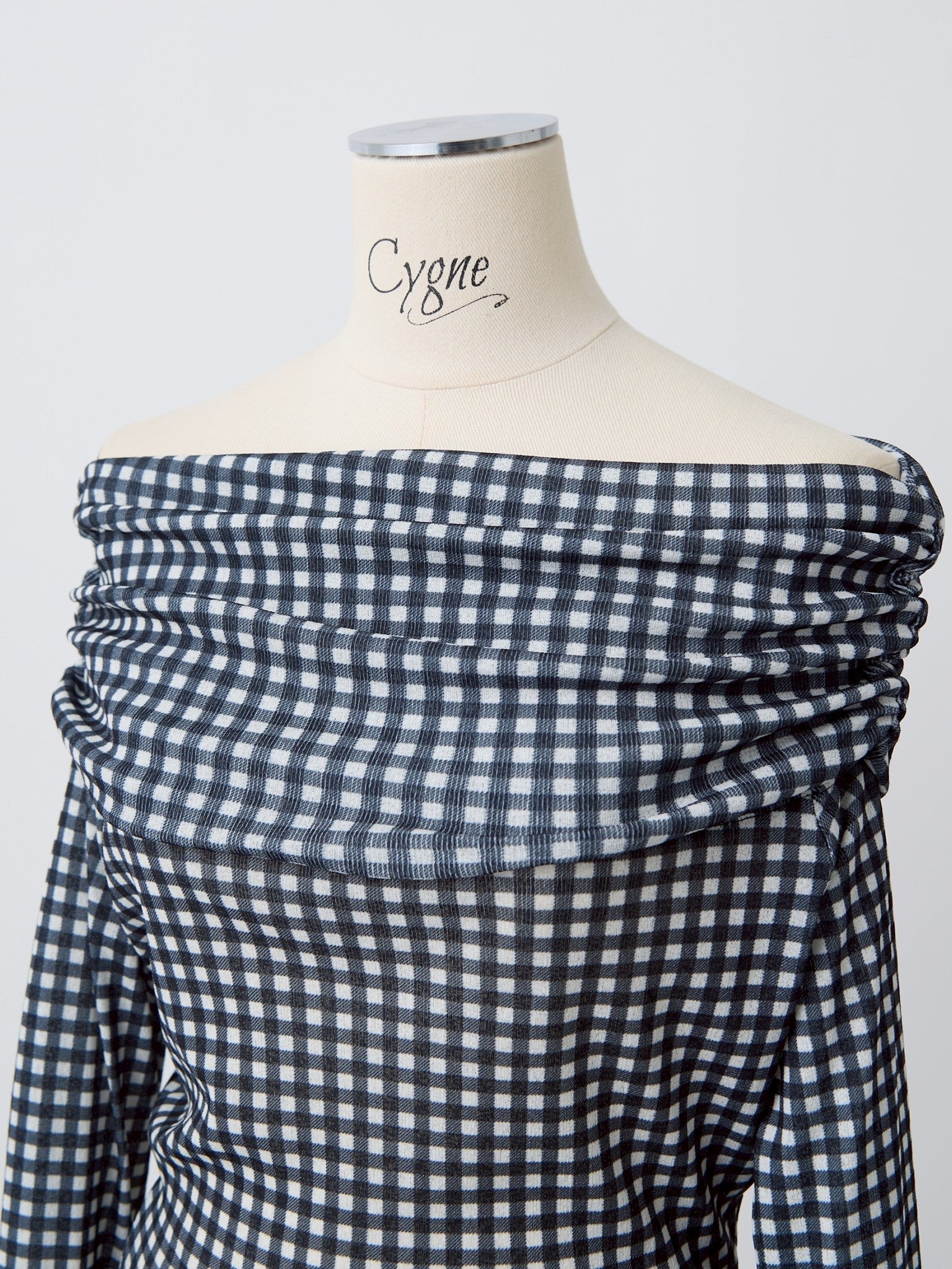 ギンガムオフショルトップス Namie