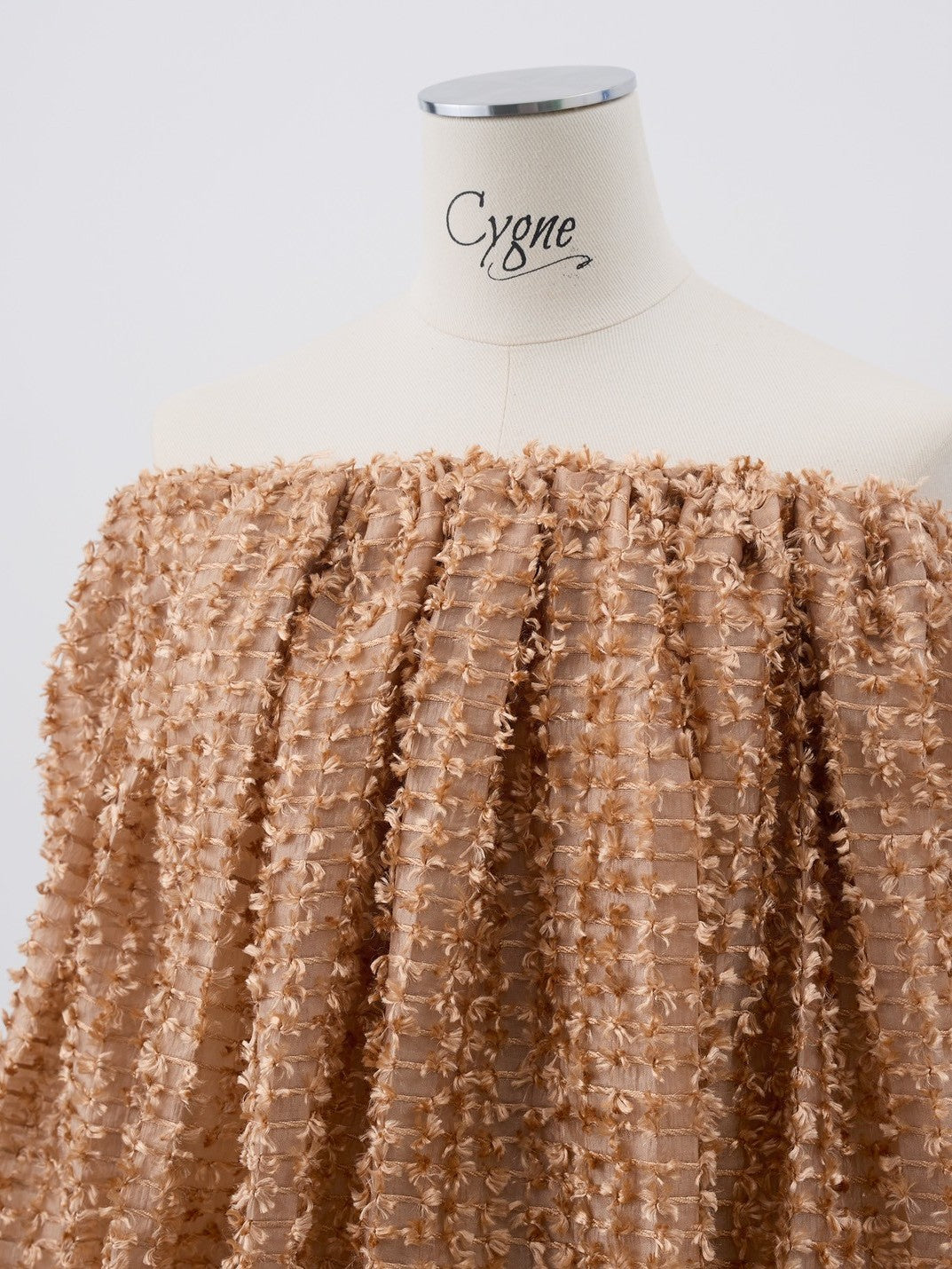 シーニュ cygne オフショルジャガードブラウス Daniele　ベージュ シーニュ cygne オフショルジャガードブラウス Daniele ベージュ