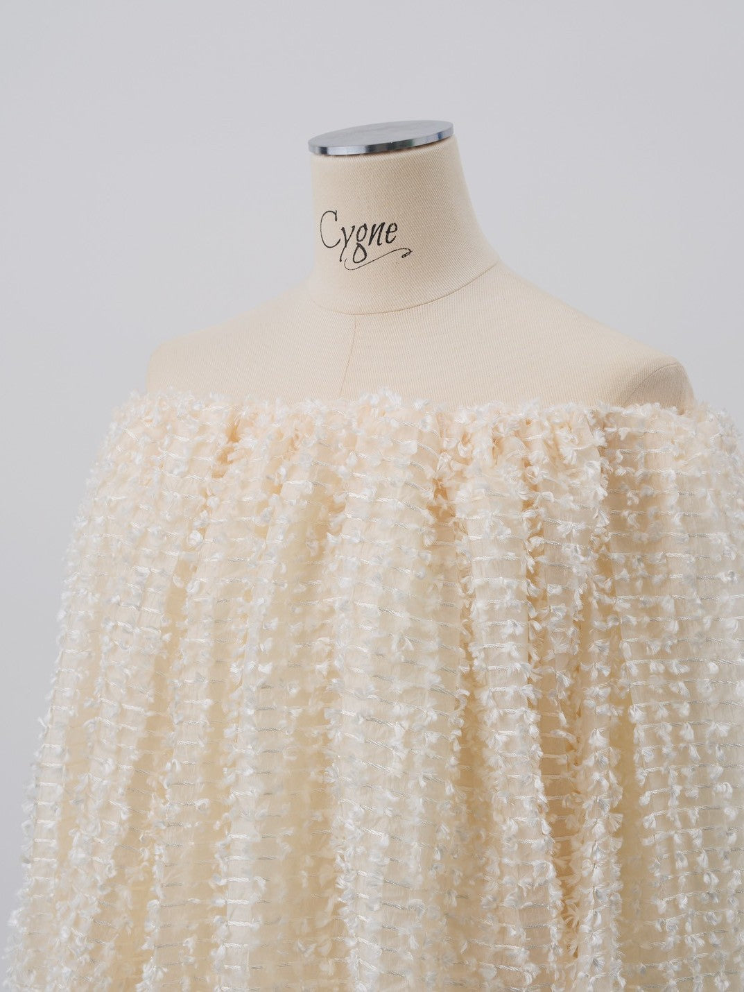 カットジャガードオフショルブラウス Nonce｜Cygne(シーニュ) 公式サイト