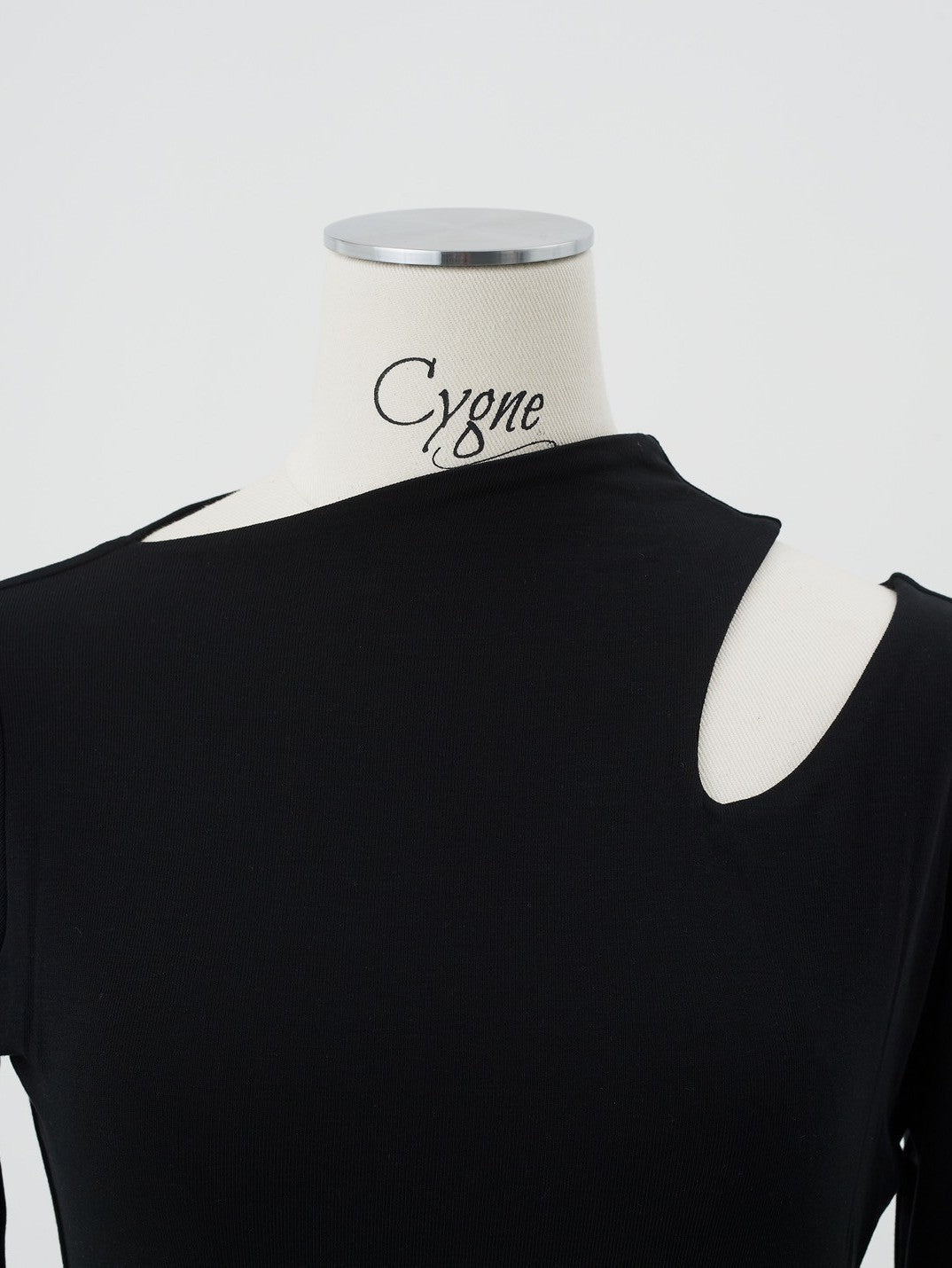 ショルダーオープンカットオフT Colas｜Cygne(シーニュ) 公式サイト