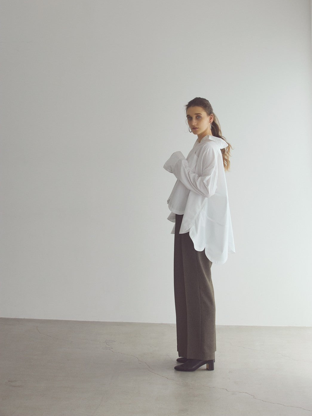 スカラップブラウス Yoan｜Cygne(シーニュ) 公式サイト