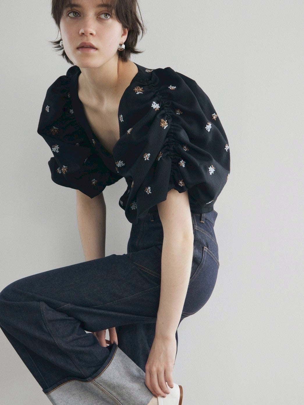 りくむく様cygne シーニュ袖バルーン刺繍ブラウス