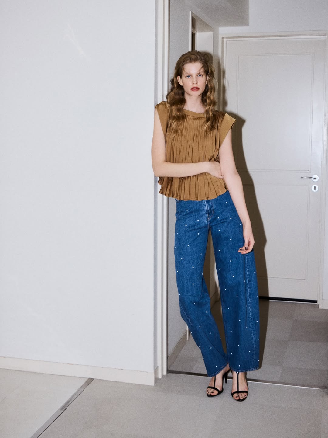 Pleated flare top mass